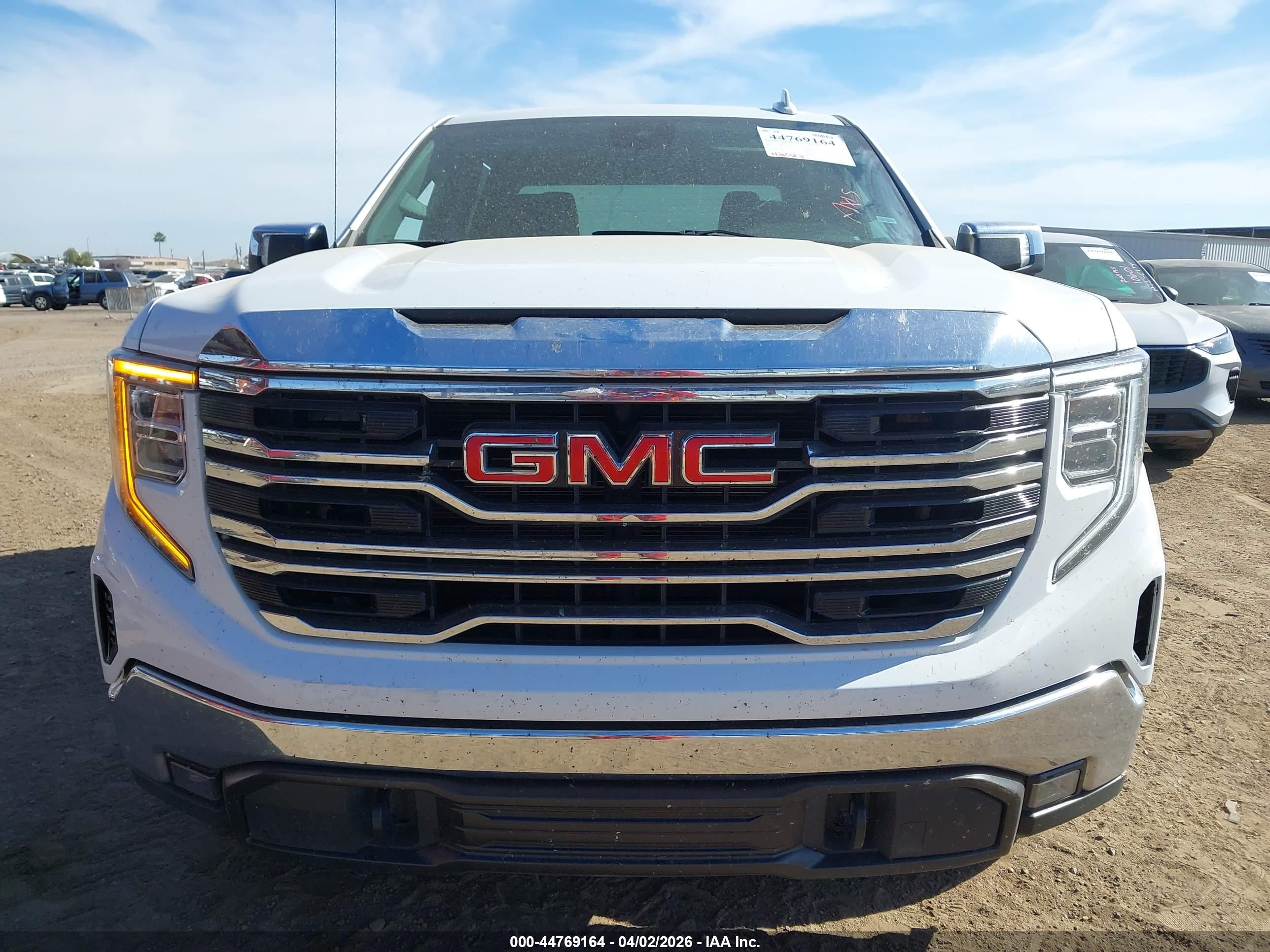 GMC SIERRA image 6