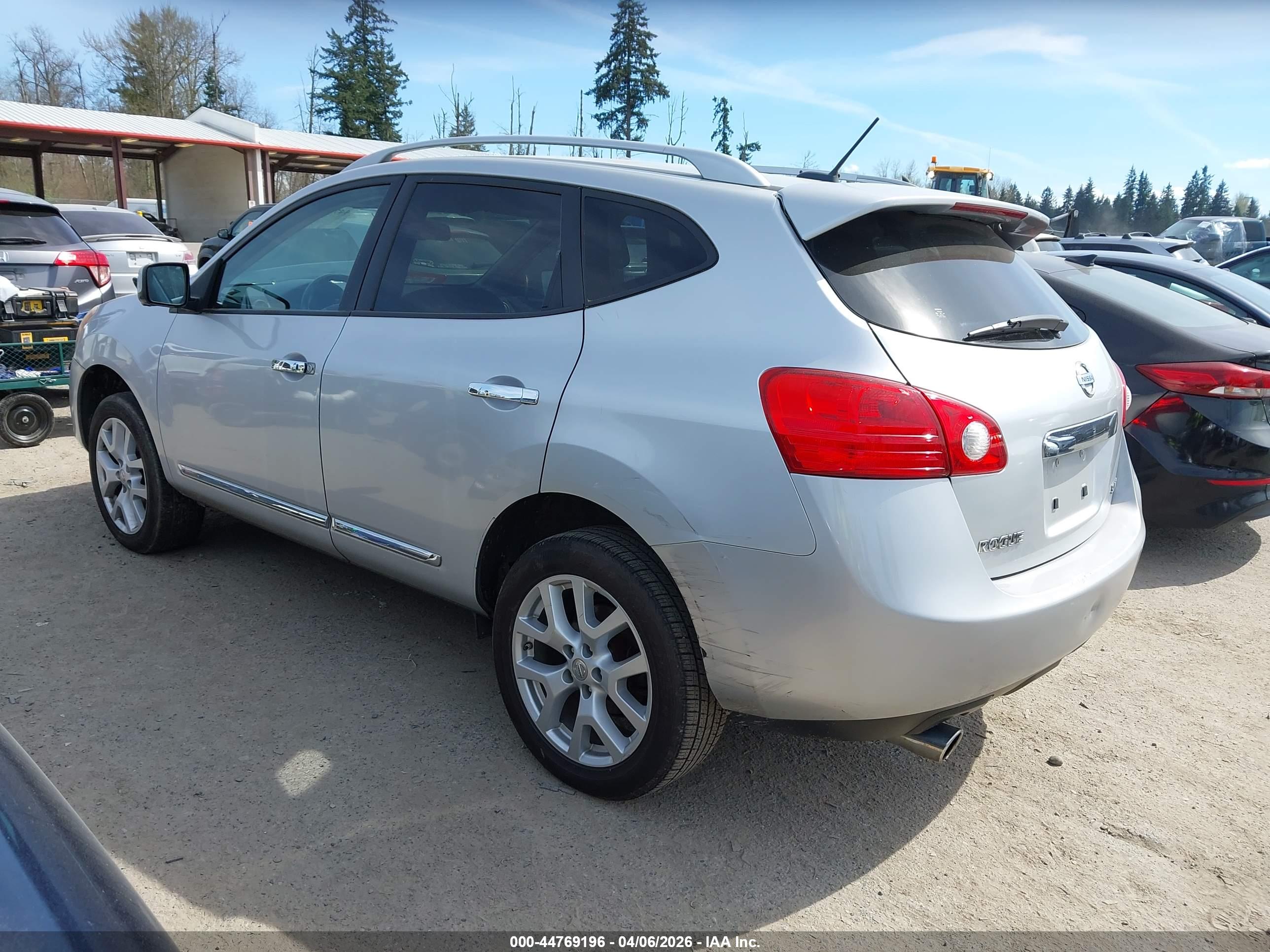 NISSAN ROGUE image 3