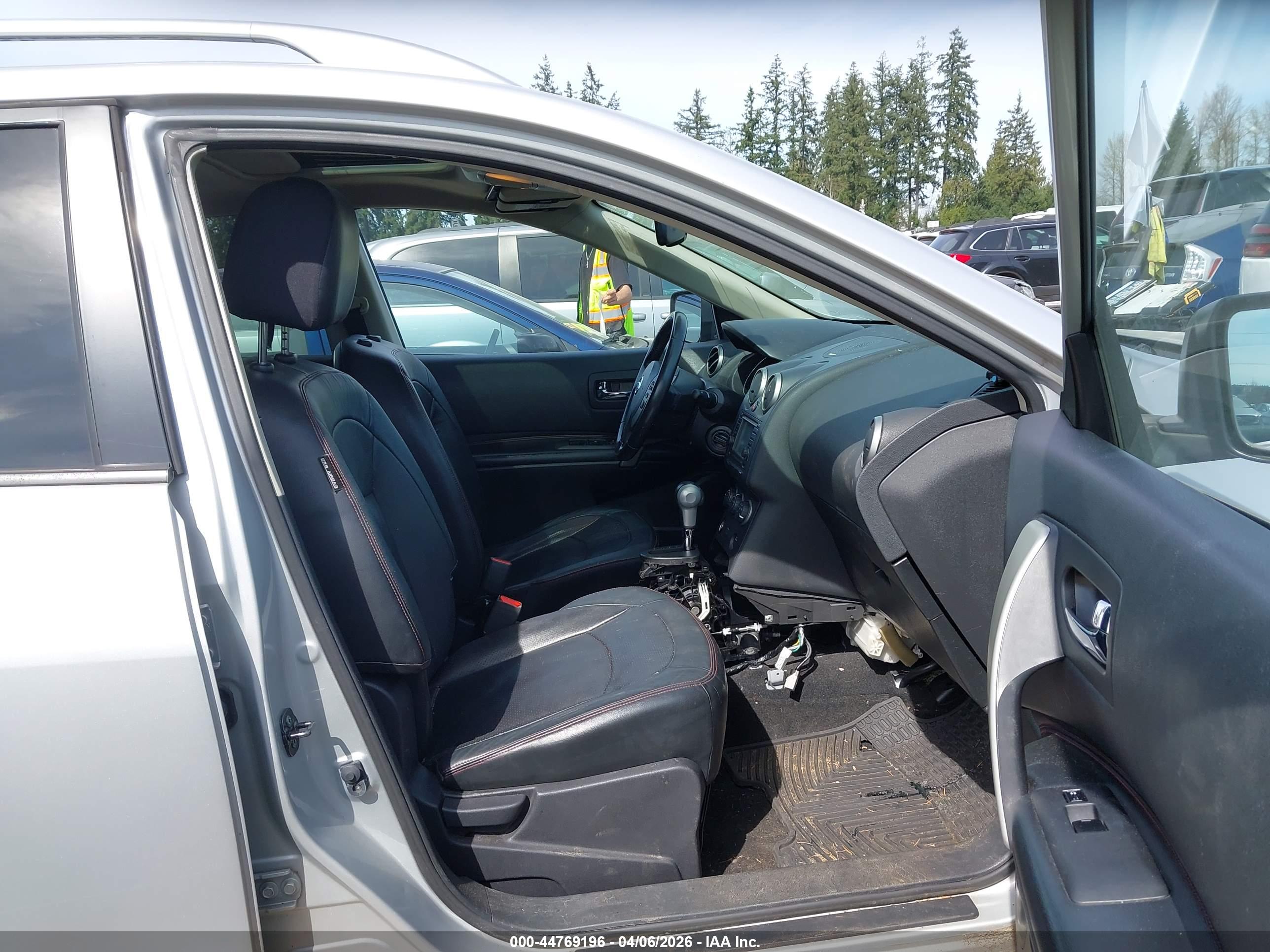 NISSAN ROGUE image 5