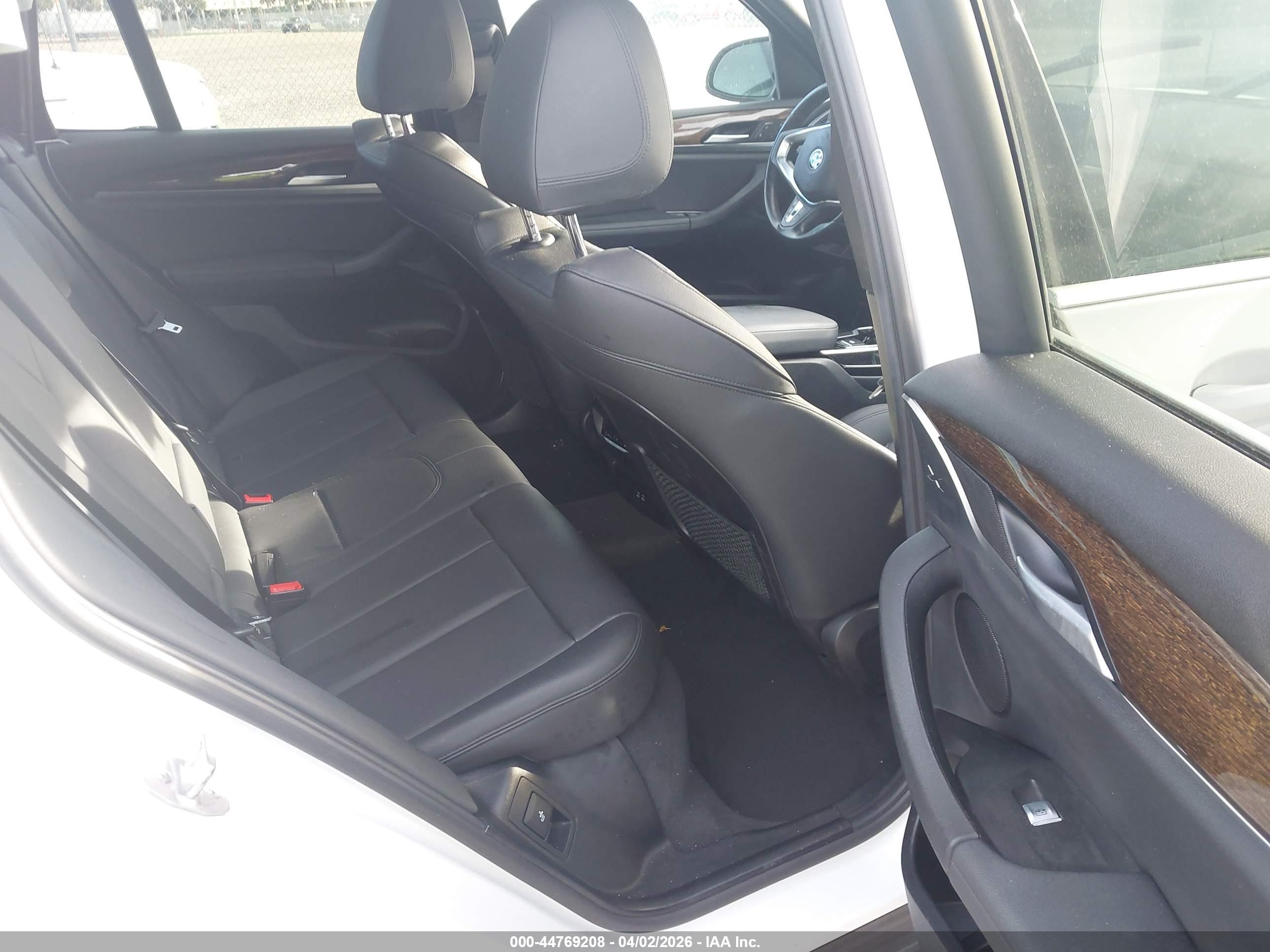 BMW X3 image 8