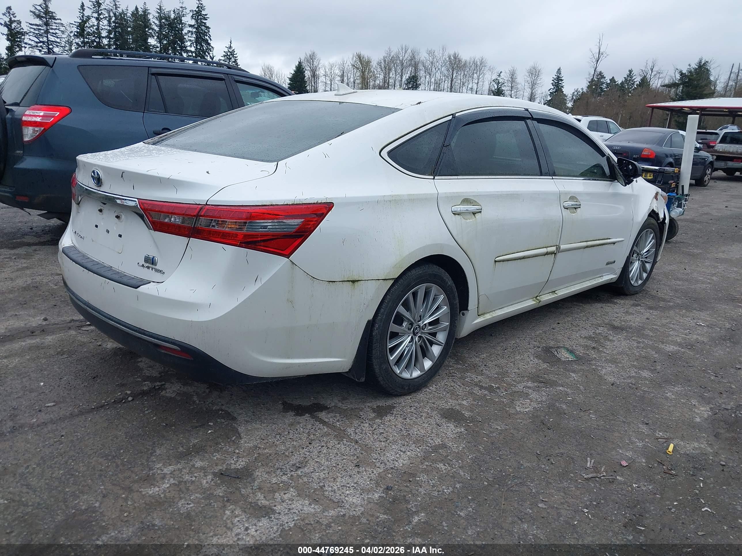TOYOTA AVALON image 4