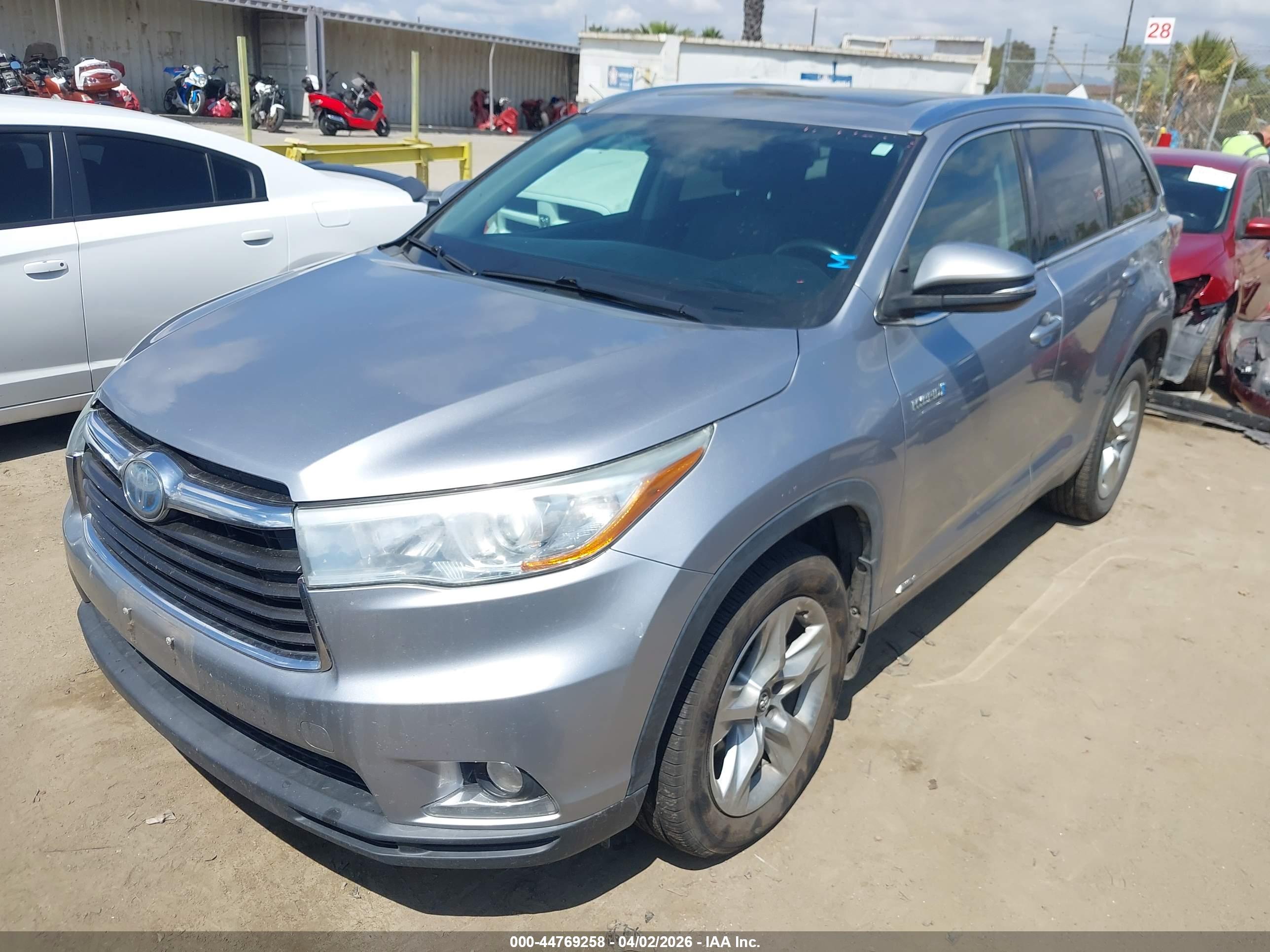 TOYOTA HIGHLANDER image 2
