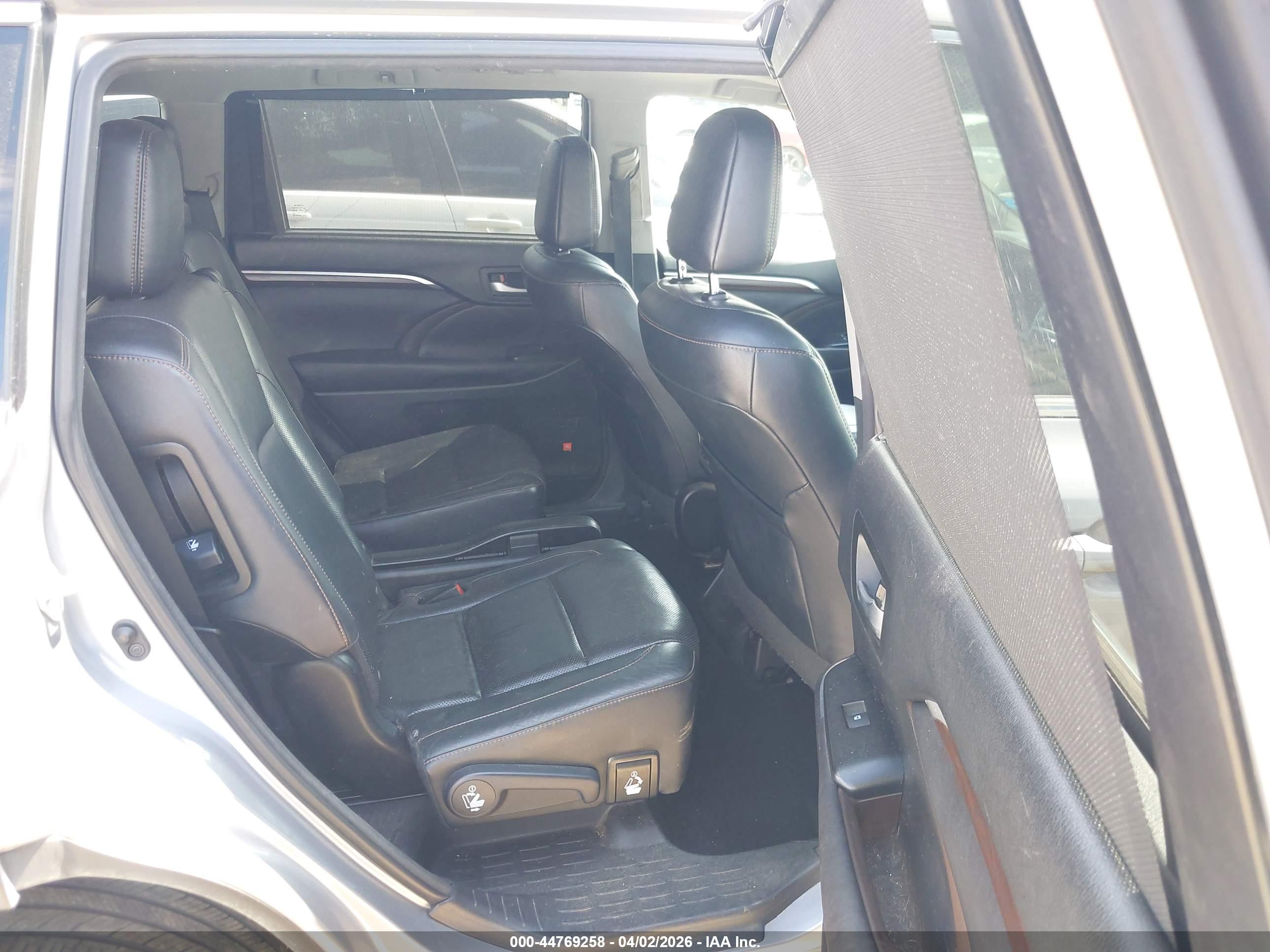 TOYOTA HIGHLANDER image 8