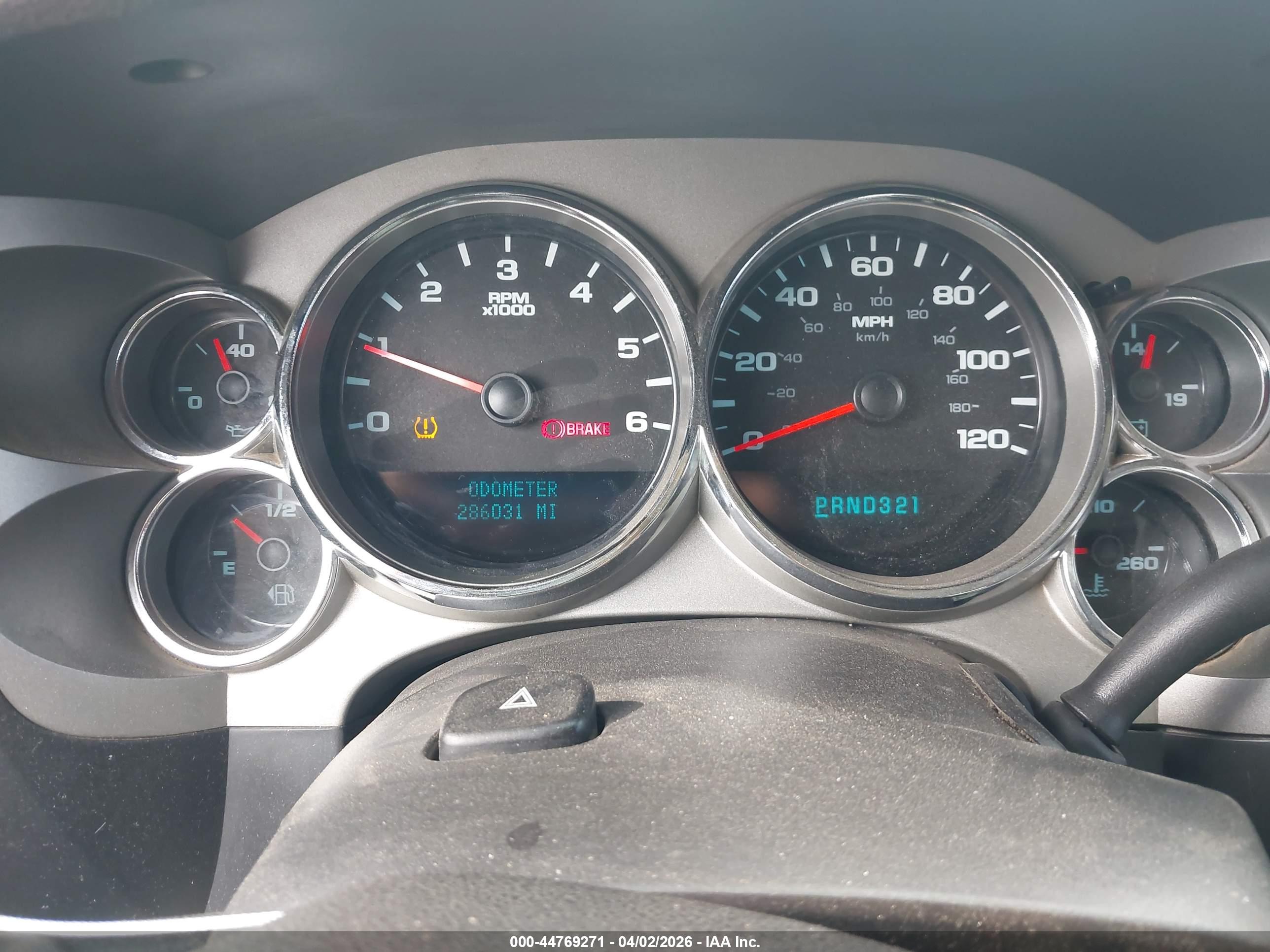 CHEVROLET SILVERADO image 7