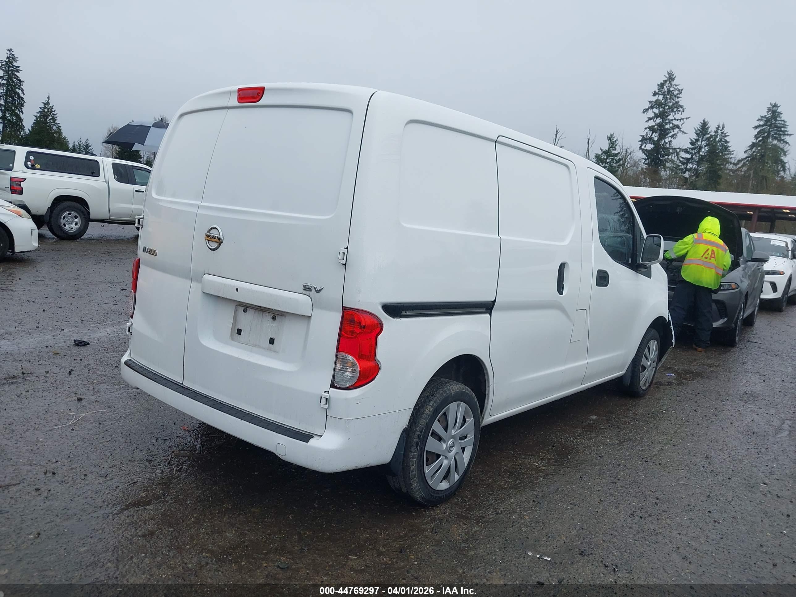 NISSAN NV200 image 4