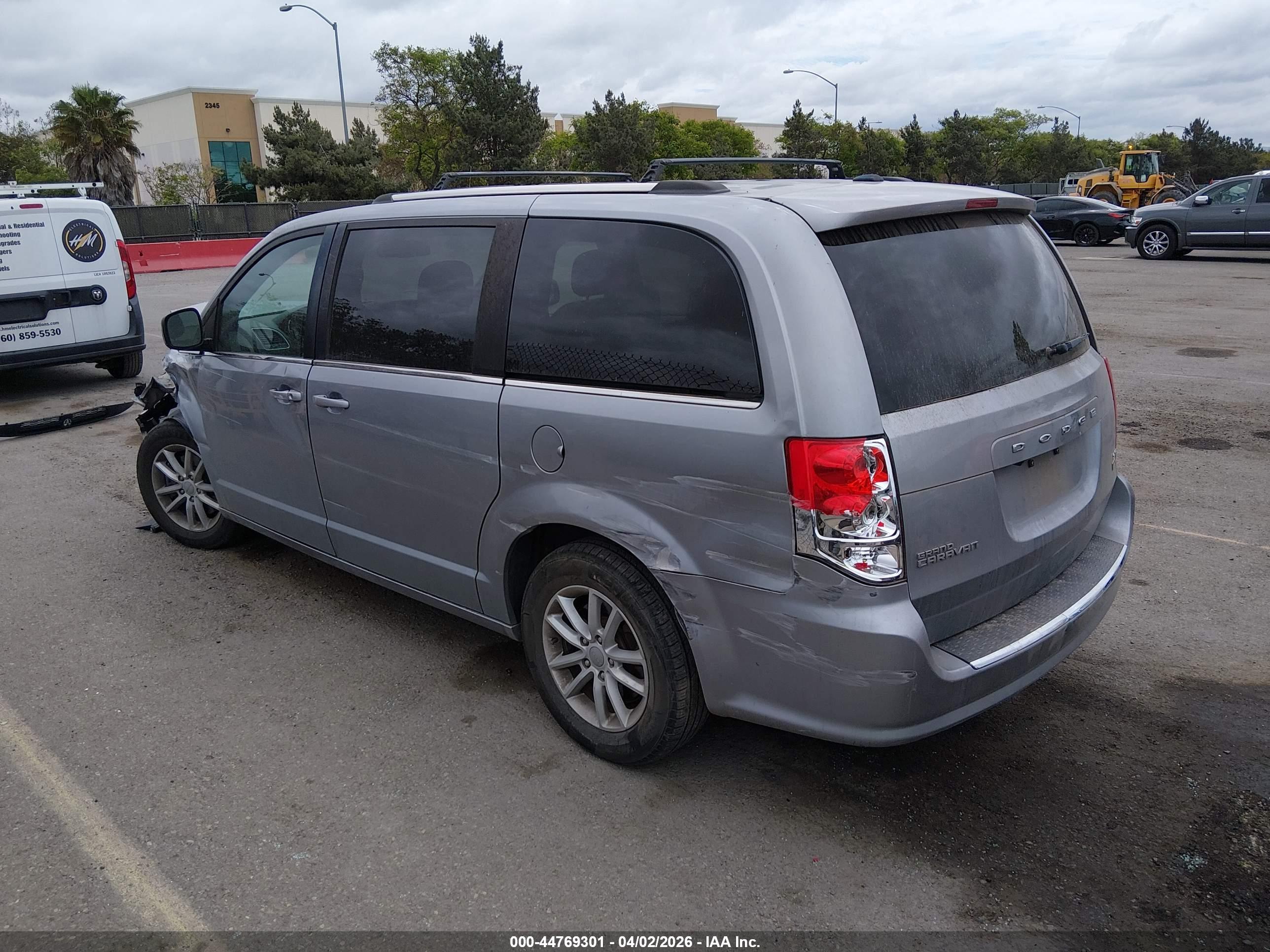 DODGE GRAND image 3