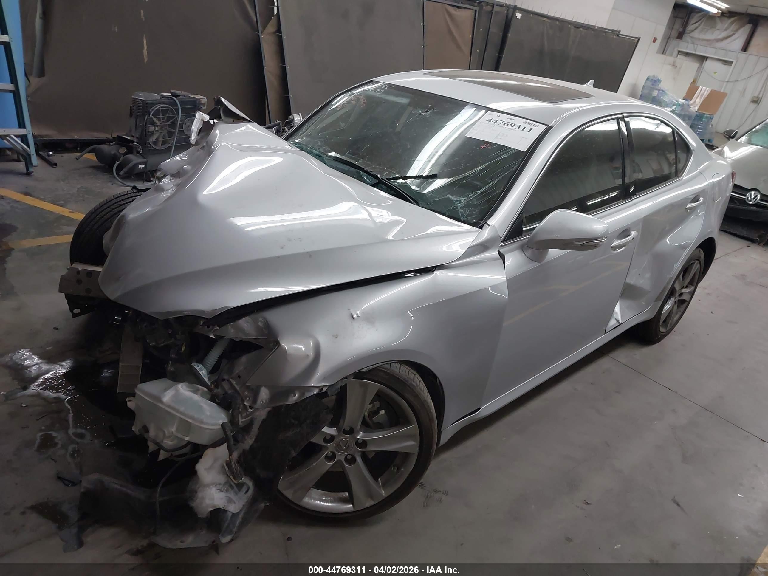 LEXUS IS image 2