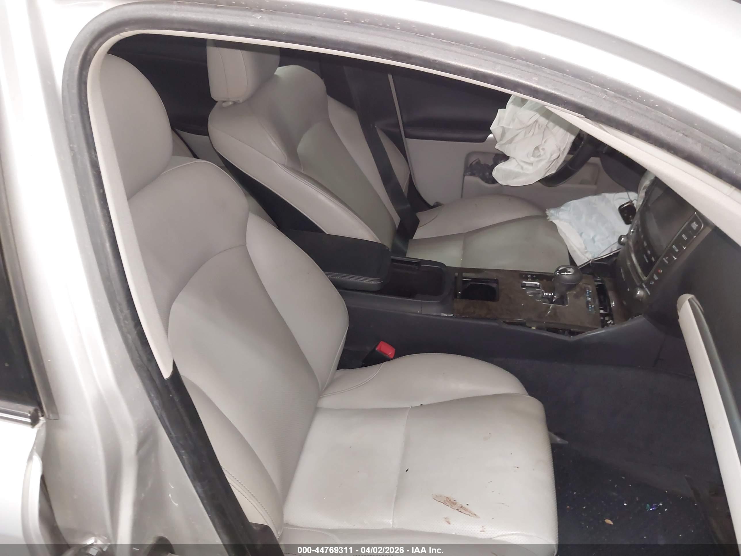 LEXUS IS image 5