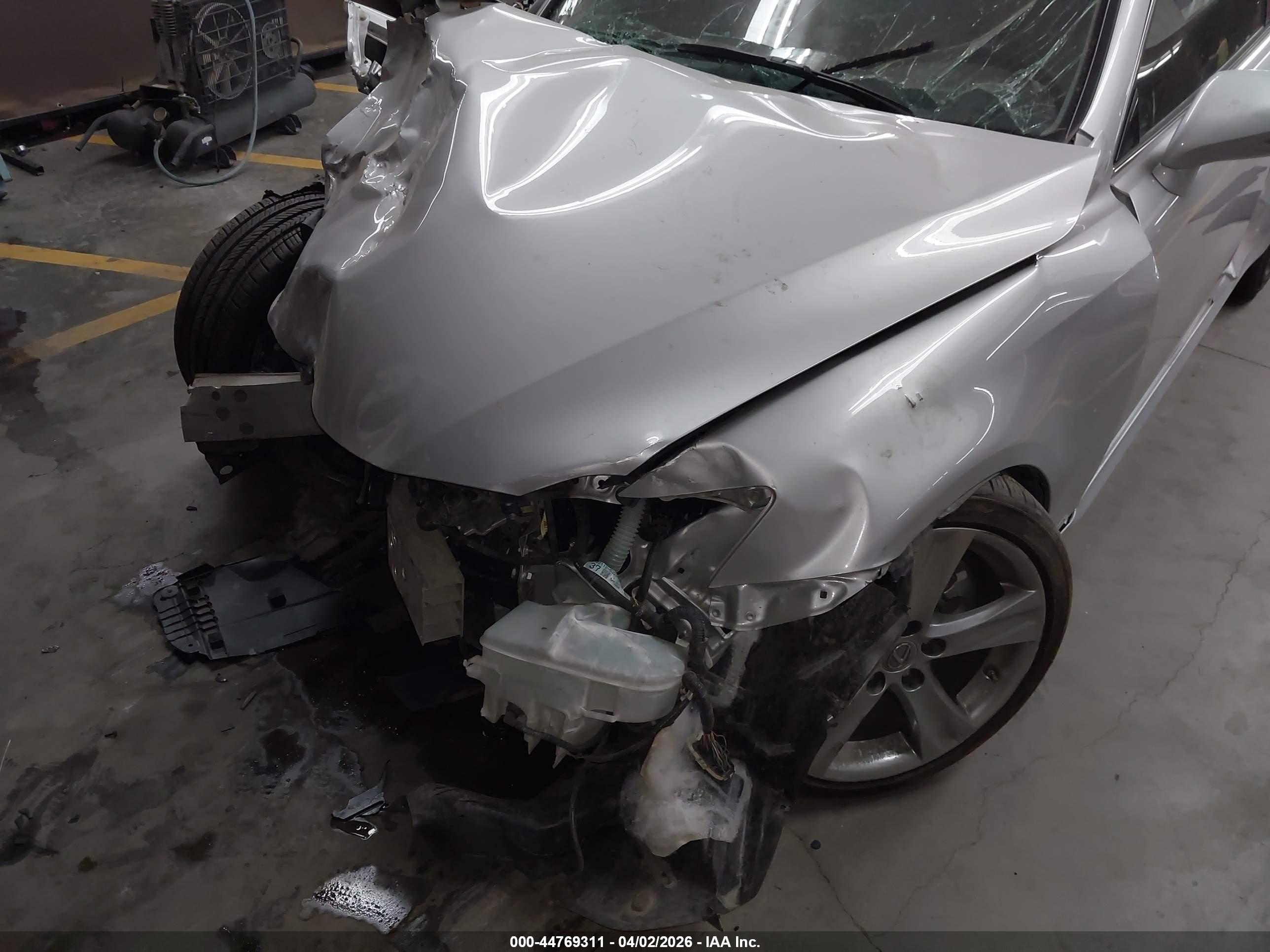 LEXUS IS image 6