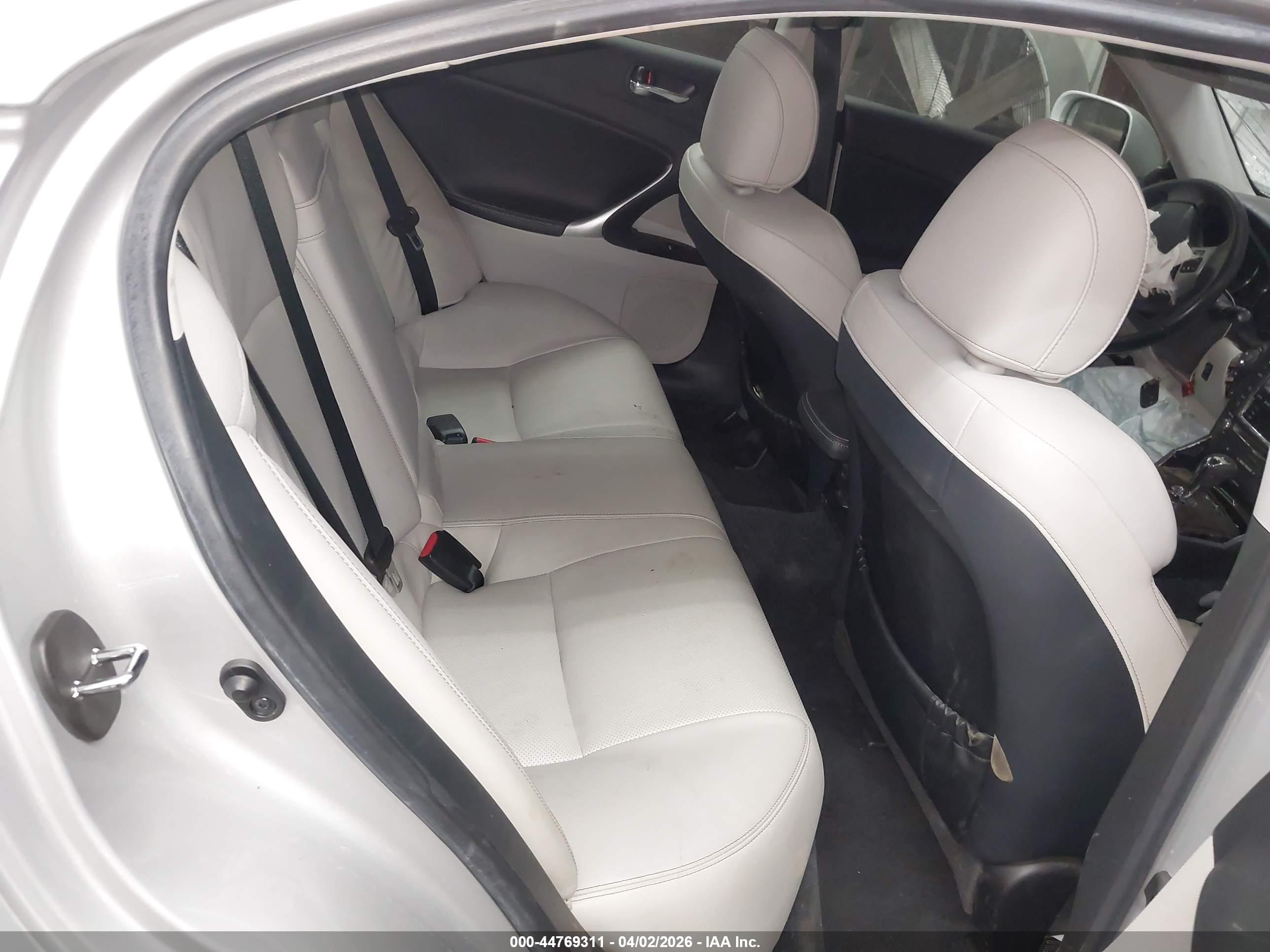 LEXUS IS image 8