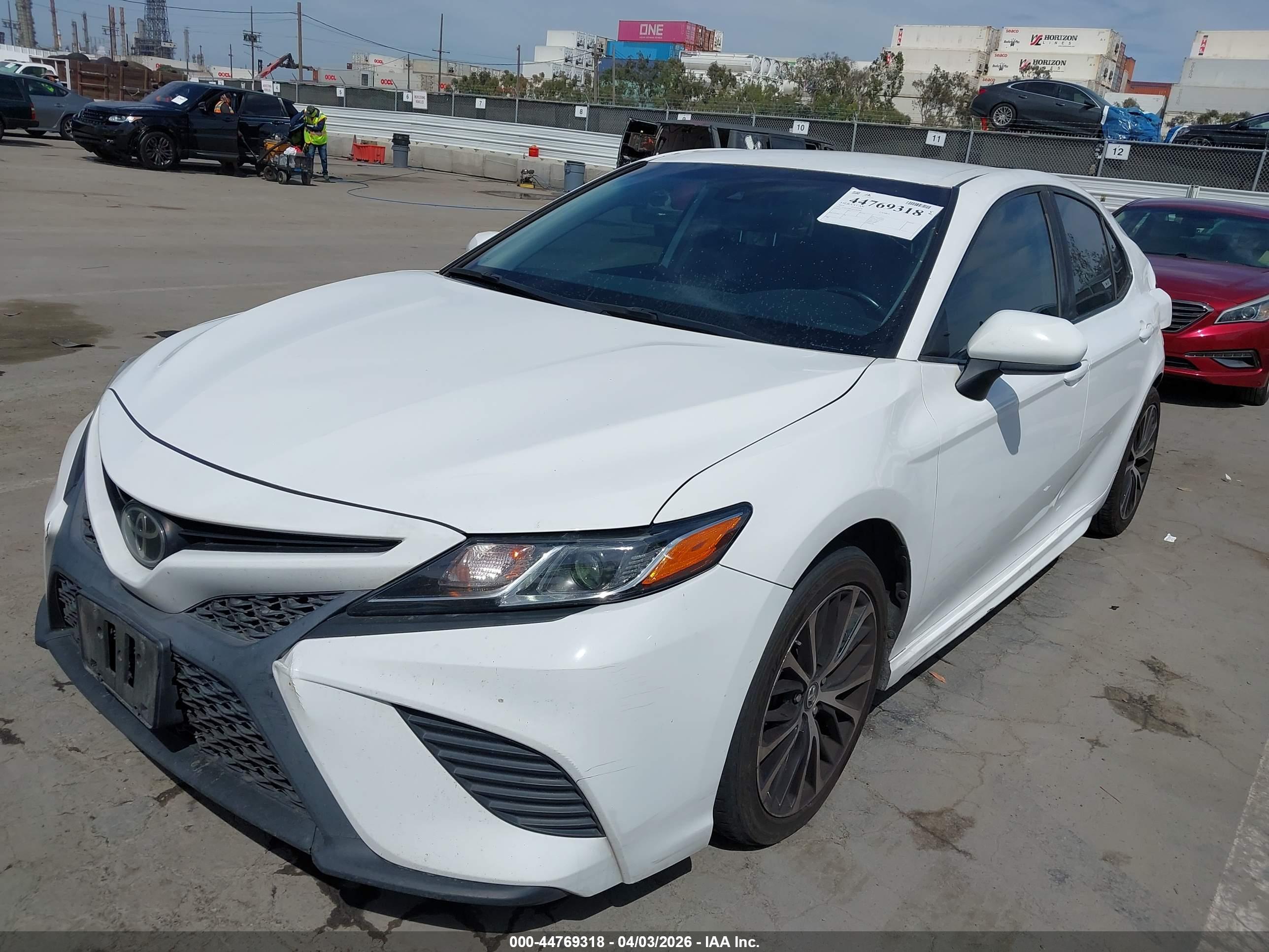 TOYOTA CAMRY image 2