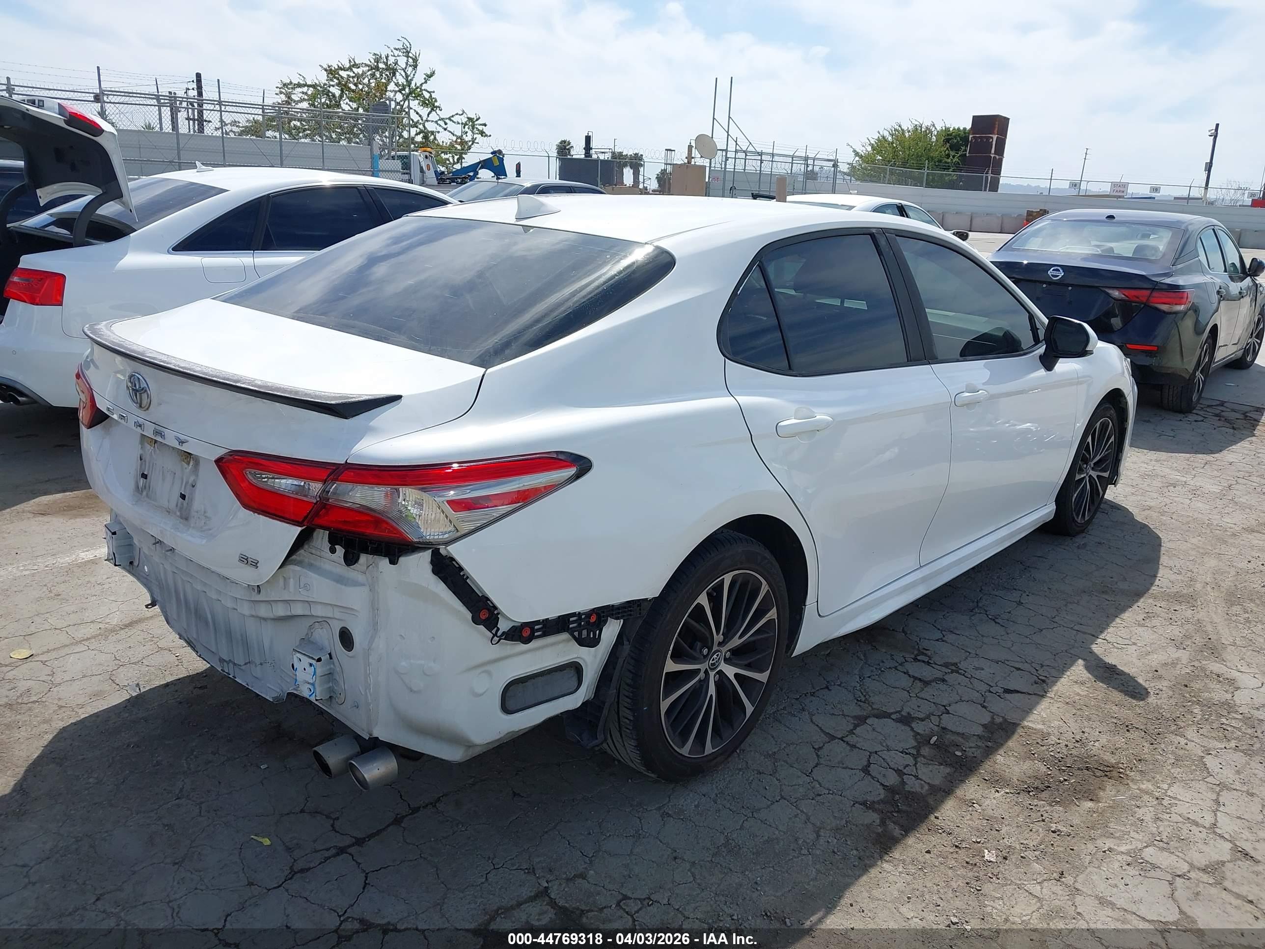 TOYOTA CAMRY image 4