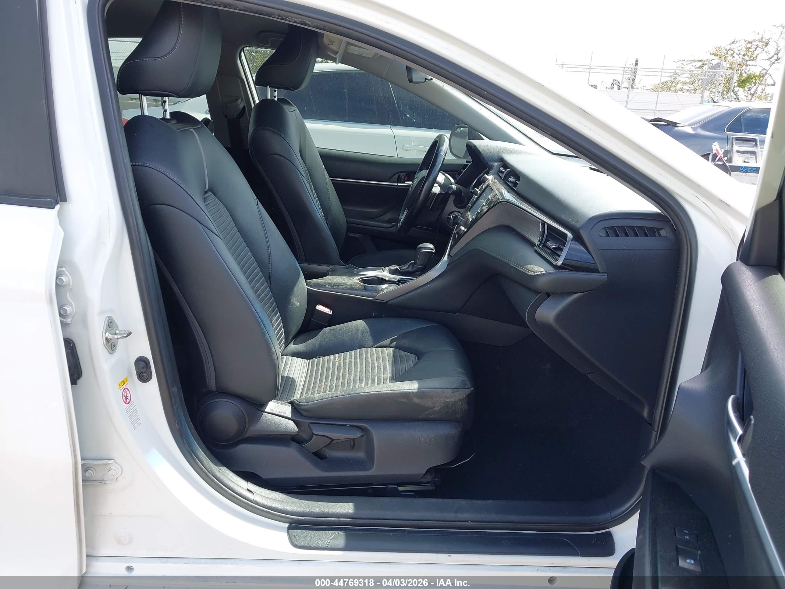 TOYOTA CAMRY image 5