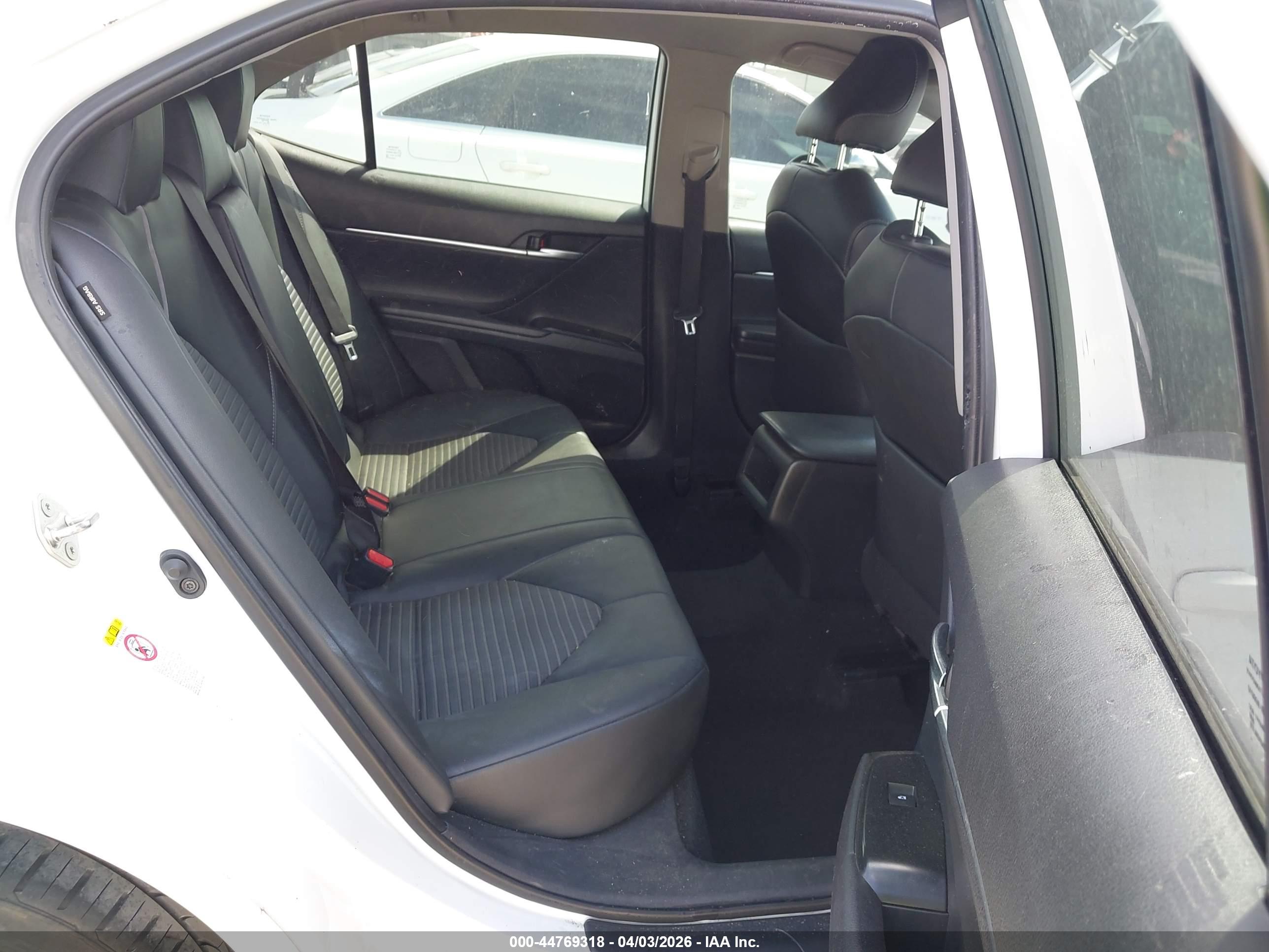 TOYOTA CAMRY image 8