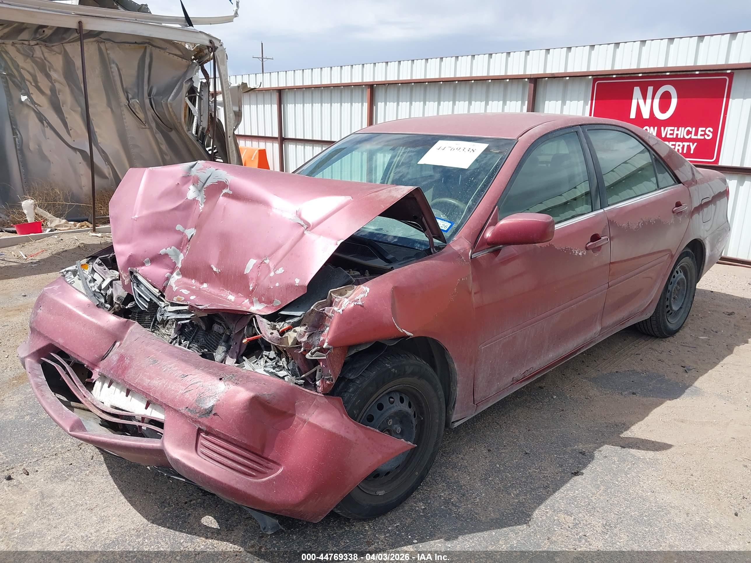 TOYOTA CAMRY image 2