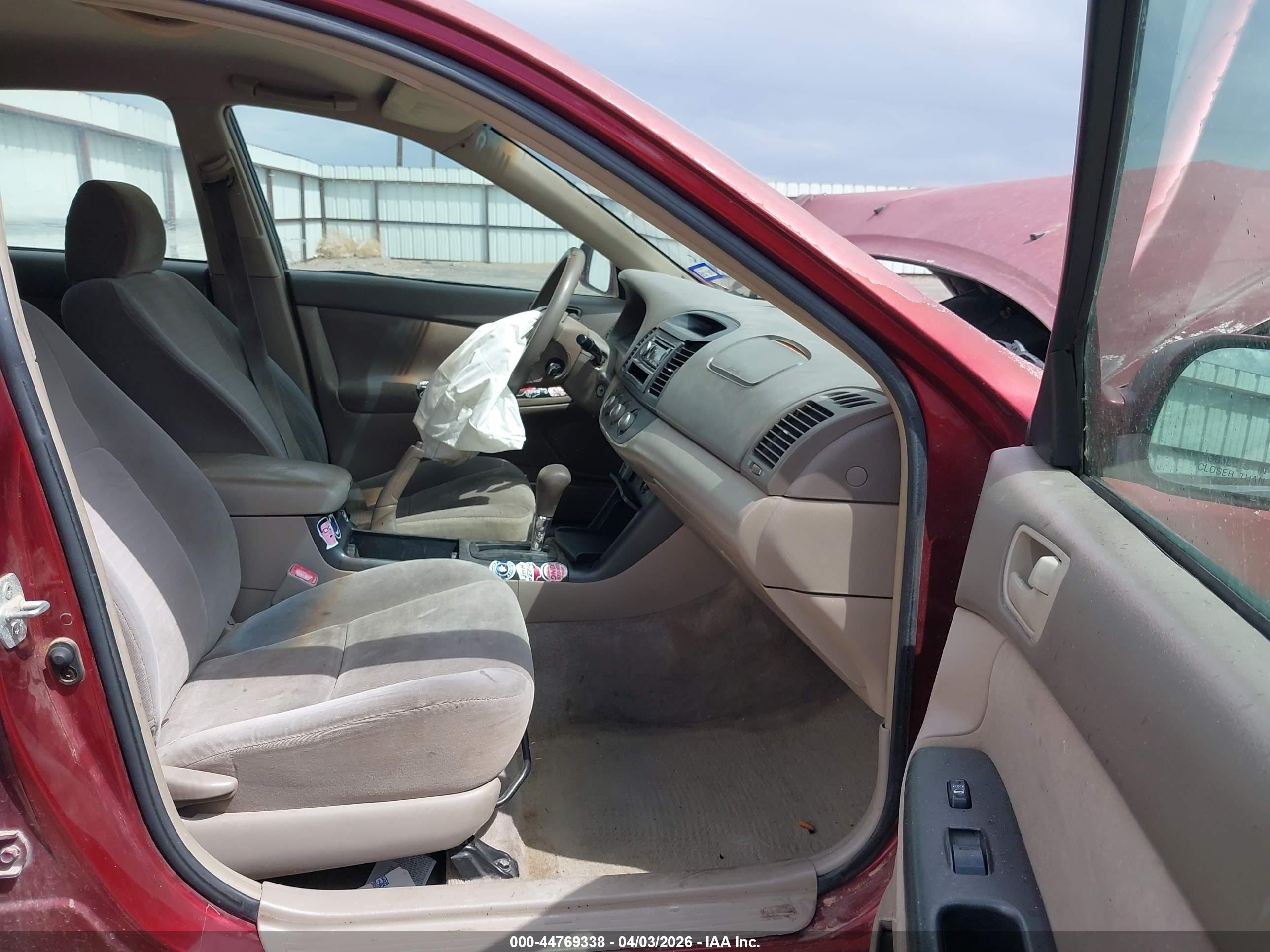 TOYOTA CAMRY image 5
