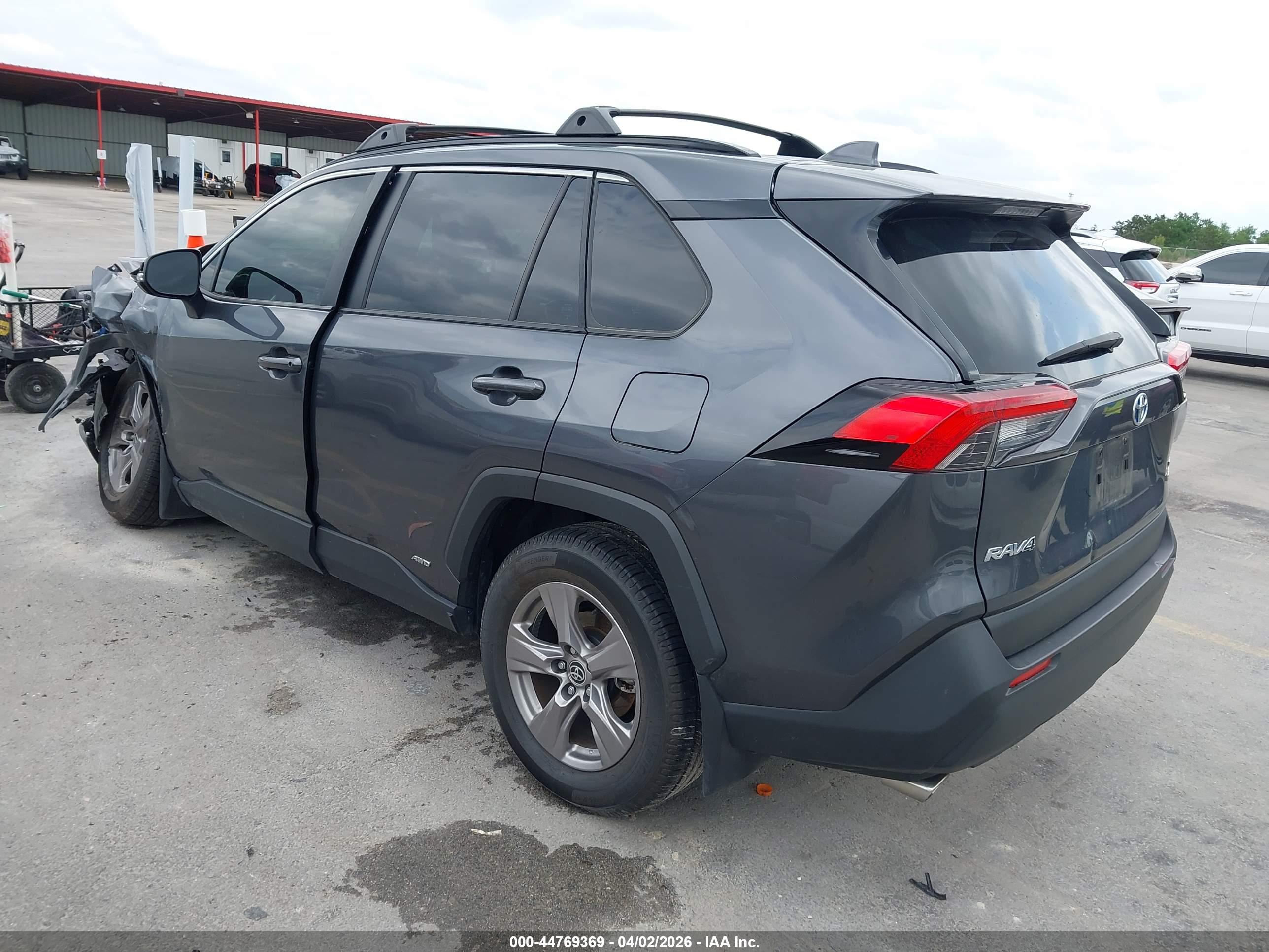 TOYOTA RAV4 image 3