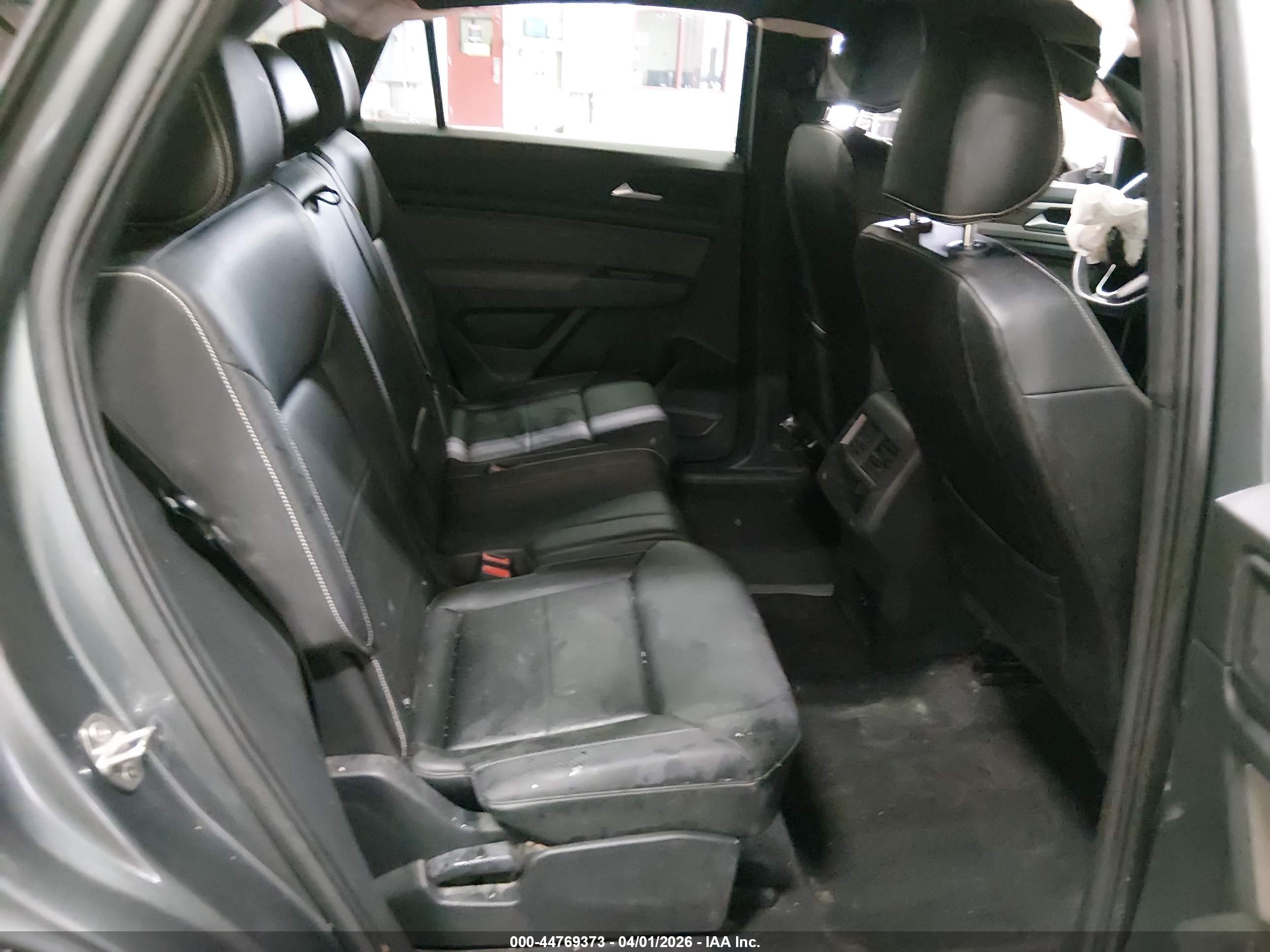VOLKSWAGEN ATLAS image 8