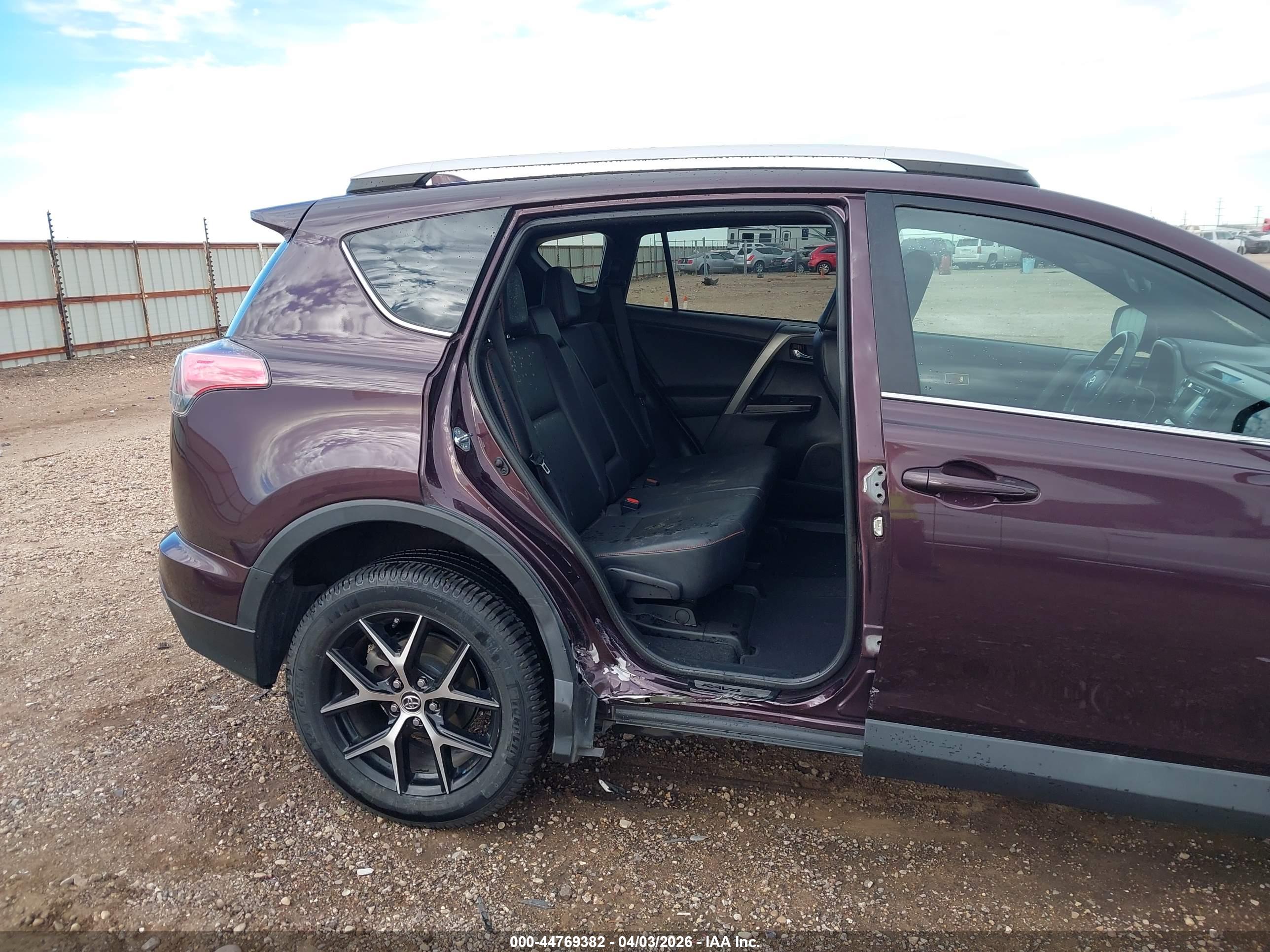 TOYOTA RAV4 image 6