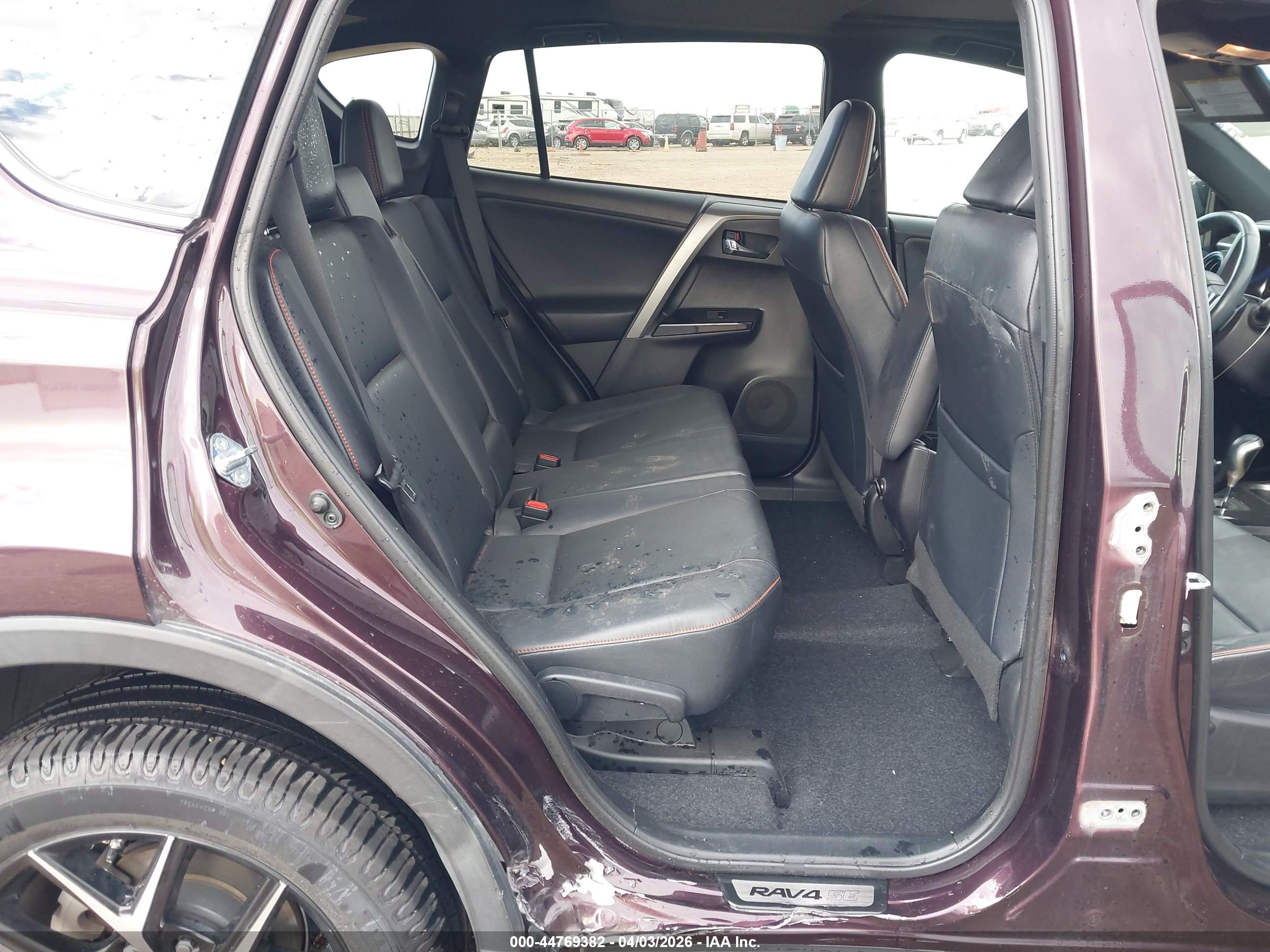 TOYOTA RAV4 image 8
