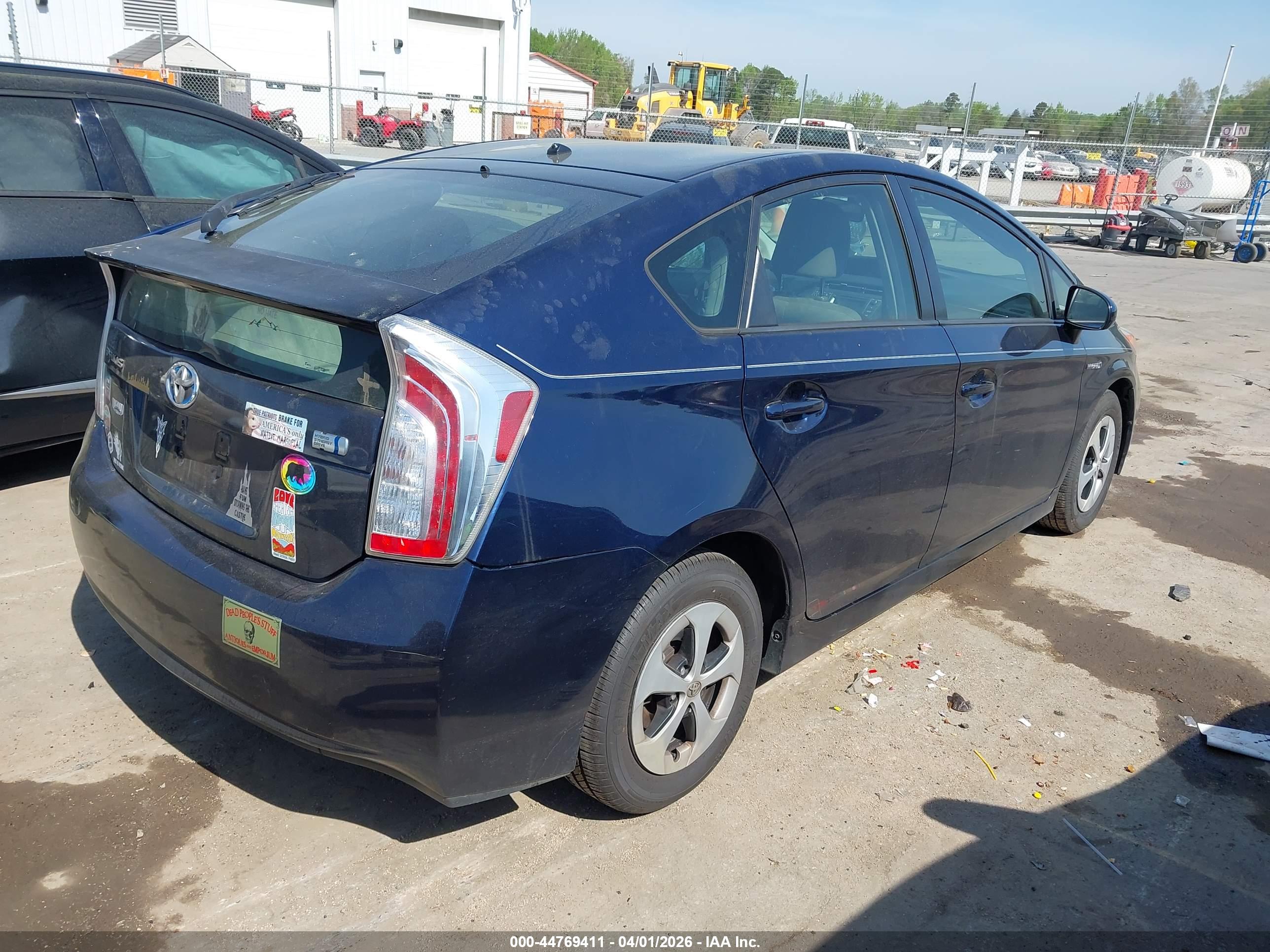 TOYOTA PRIUS image 4