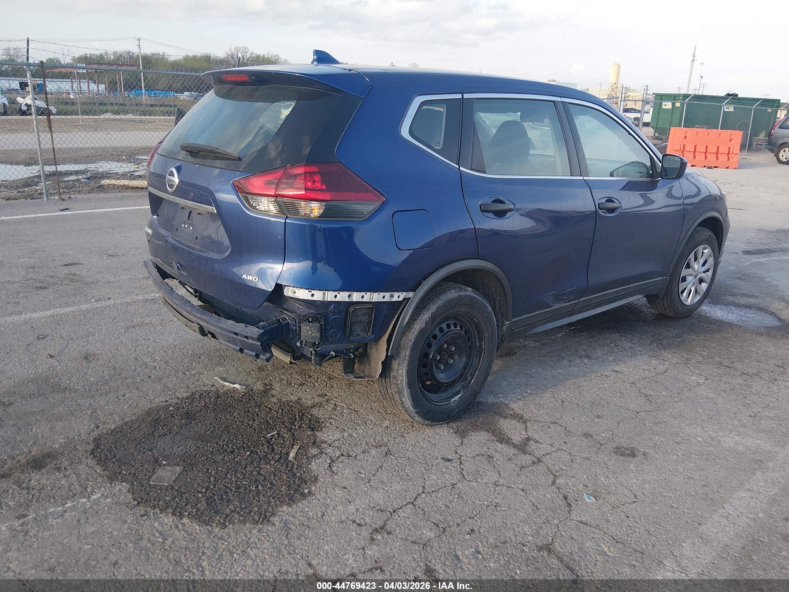 NISSAN ROGUE image 4