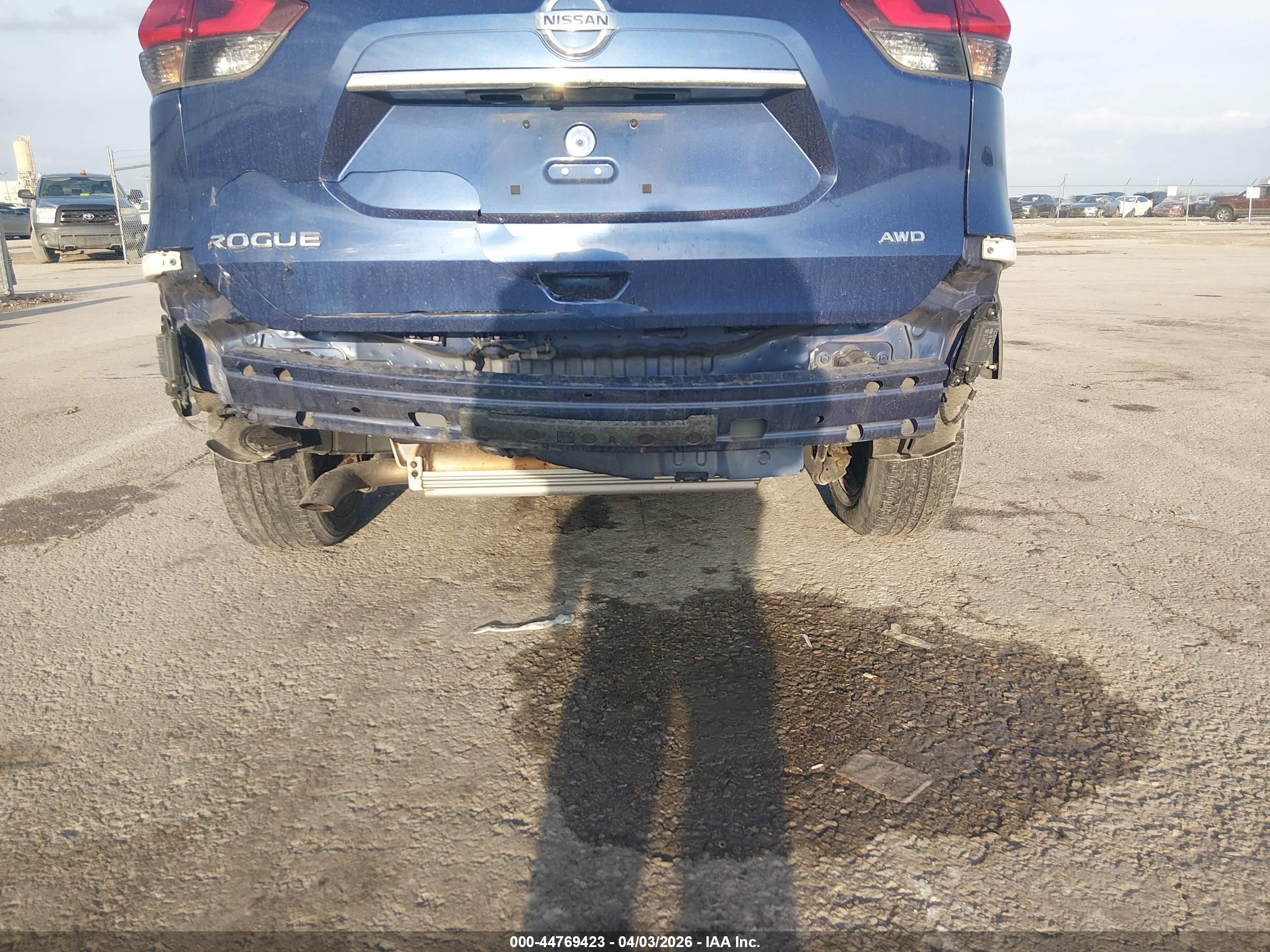 NISSAN ROGUE image 6