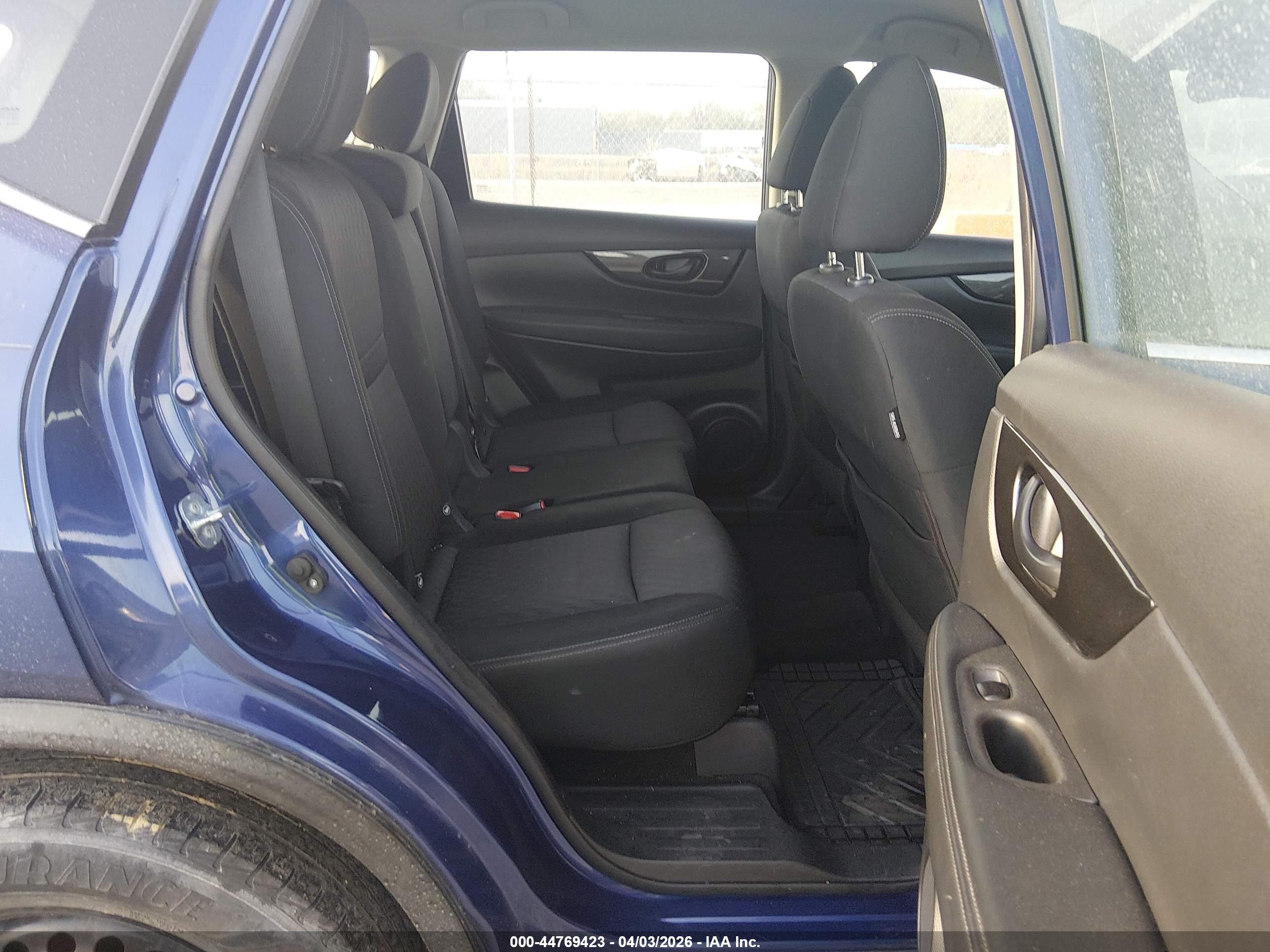 NISSAN ROGUE image 8