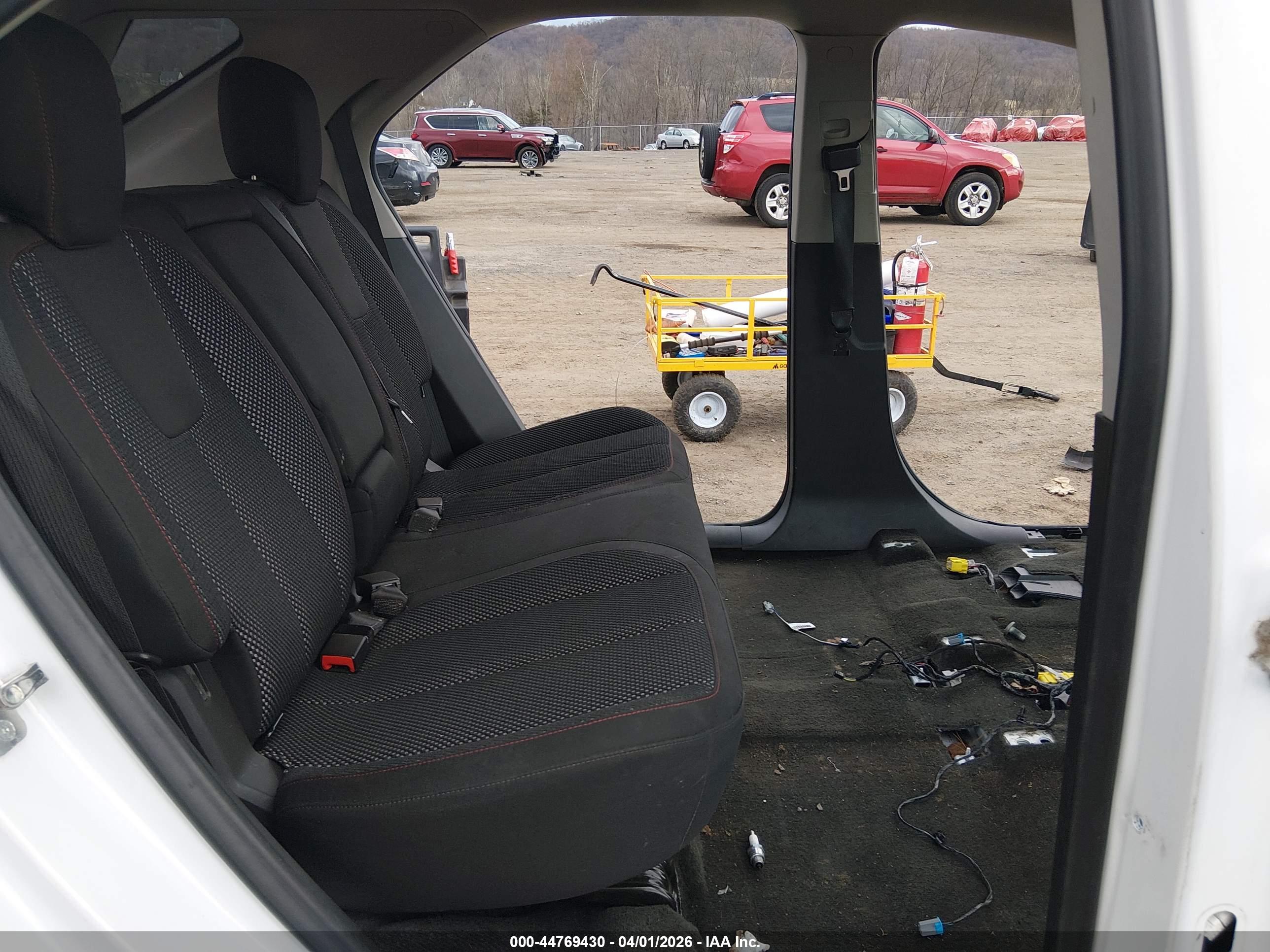 CHEVROLET EQUINOX image 8