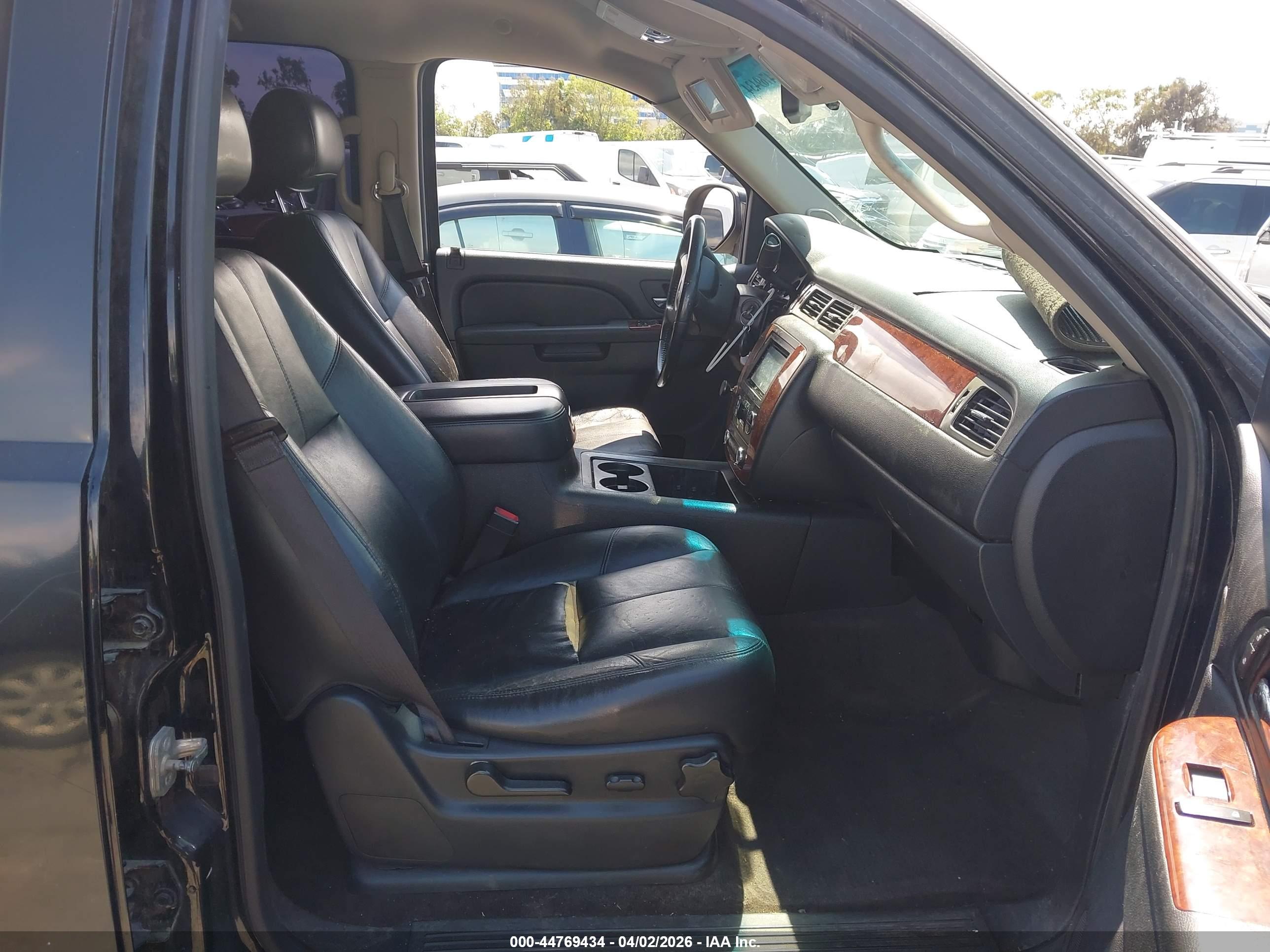CHEVROLET TAHOE image 5