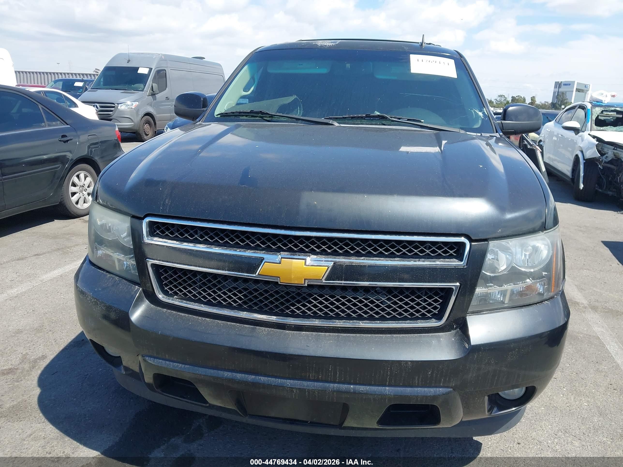 CHEVROLET TAHOE image 6