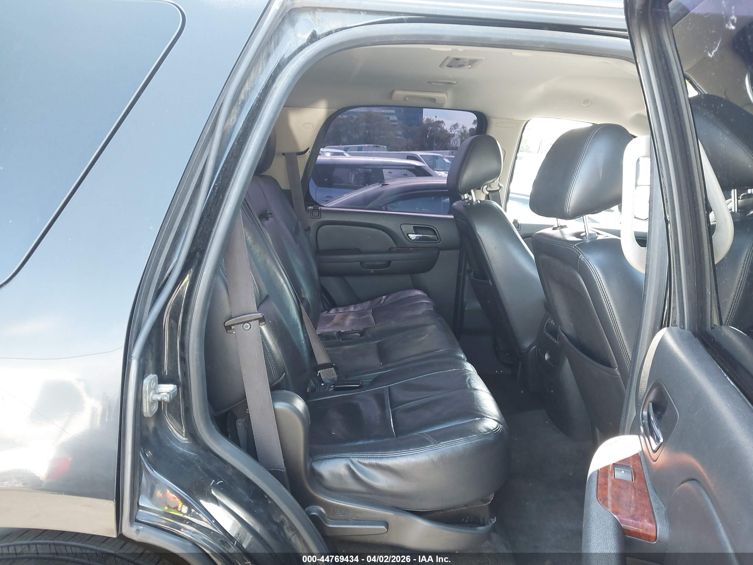 CHEVROLET TAHOE image 8