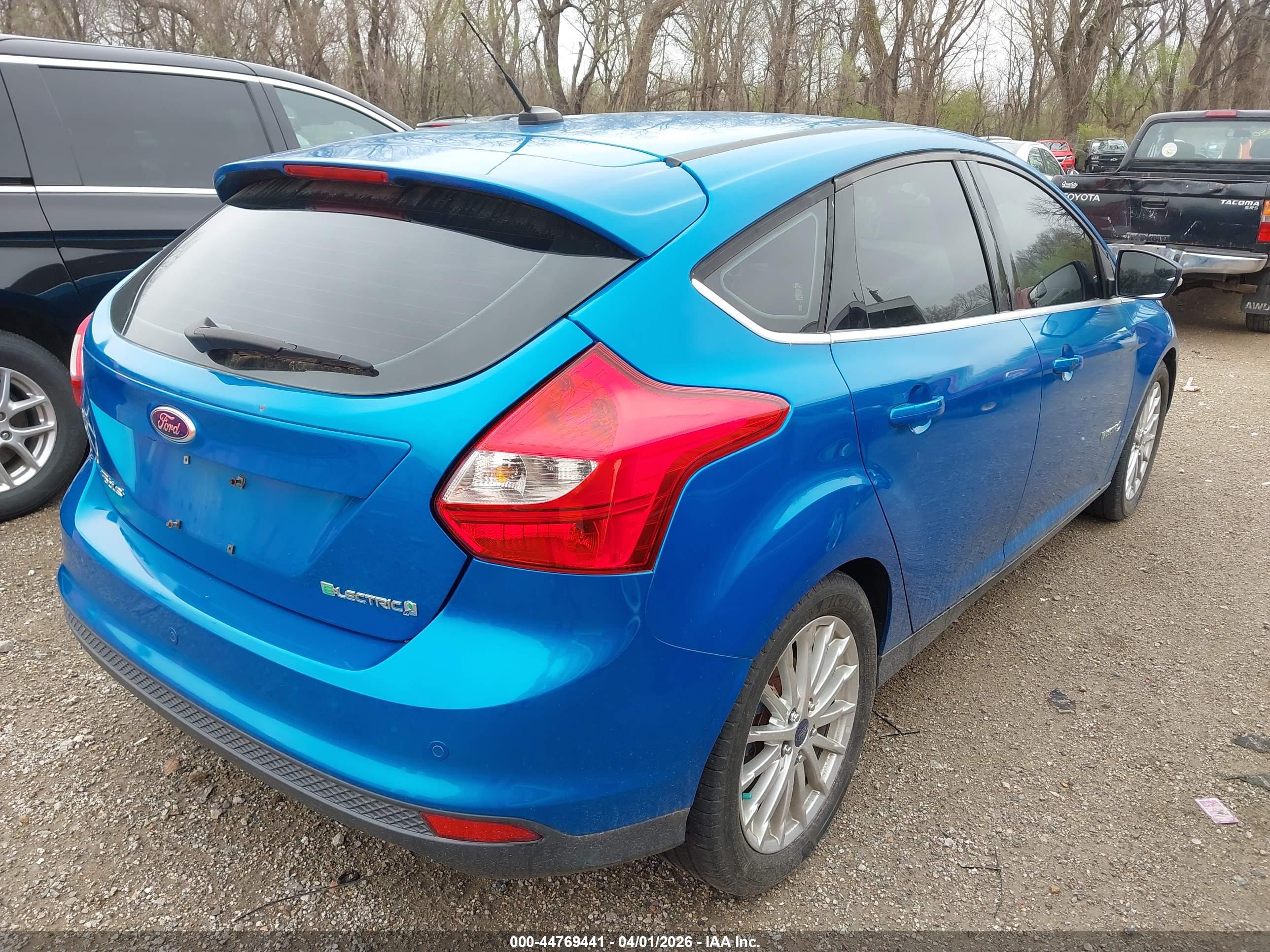FORD FOCUS image 4