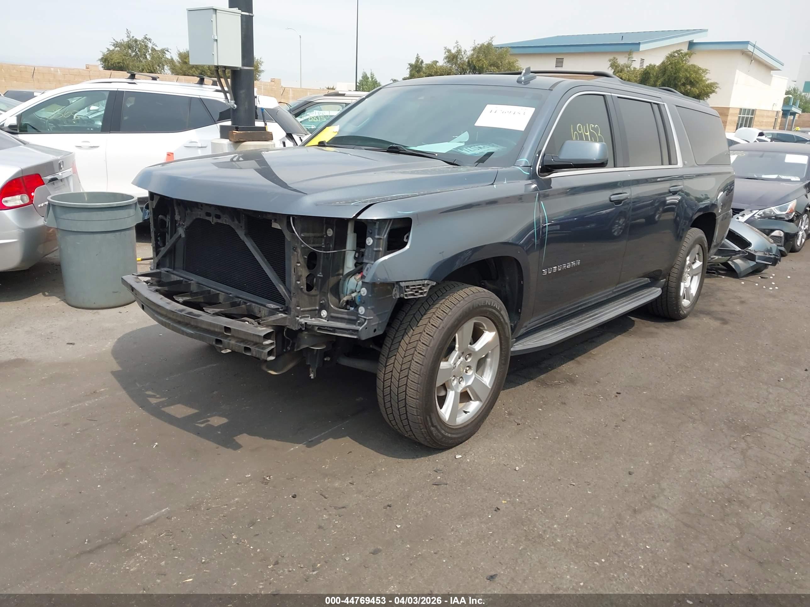 CHEVROLET SUBURBAN image 2