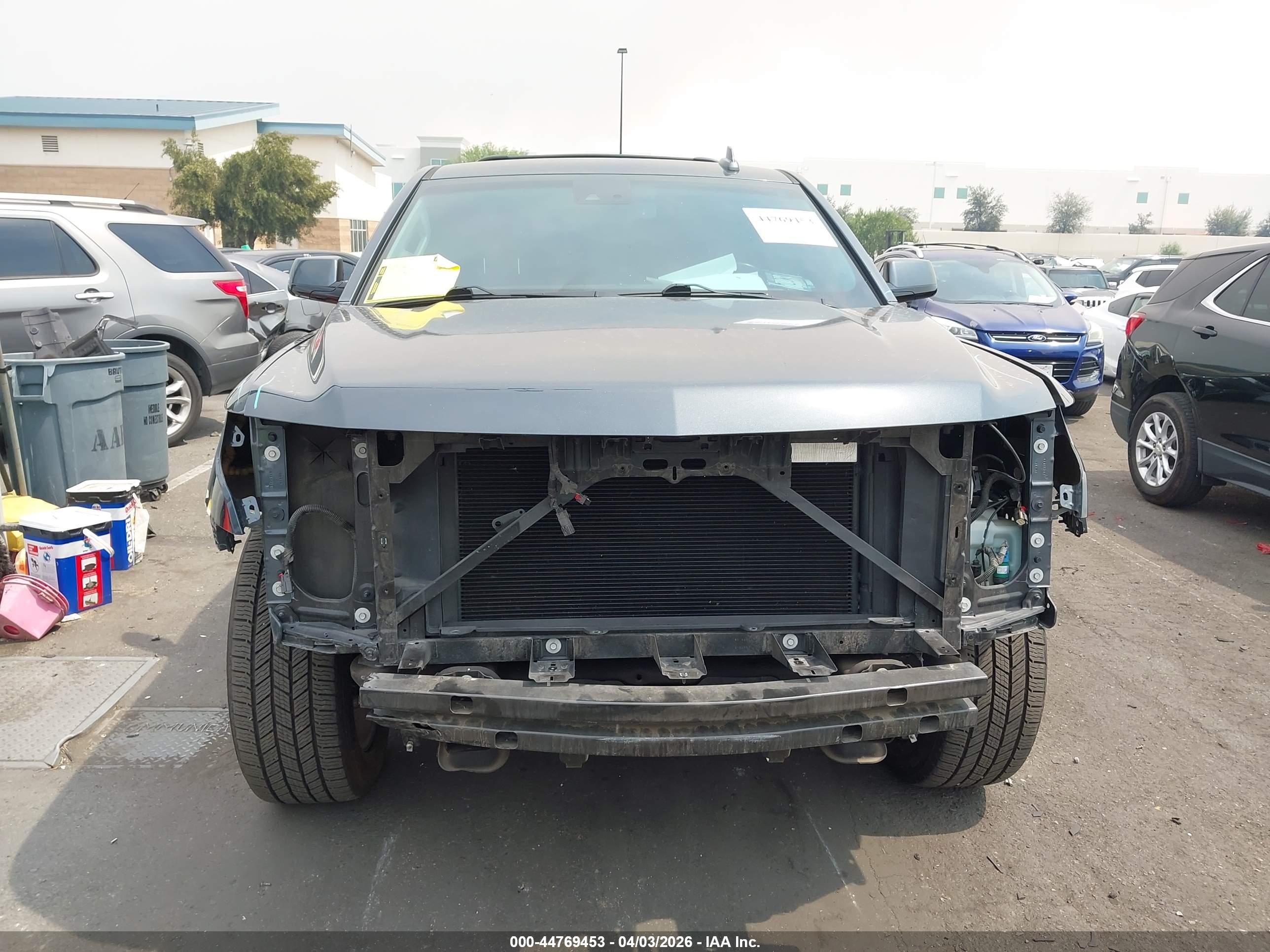 CHEVROLET SUBURBAN image 6