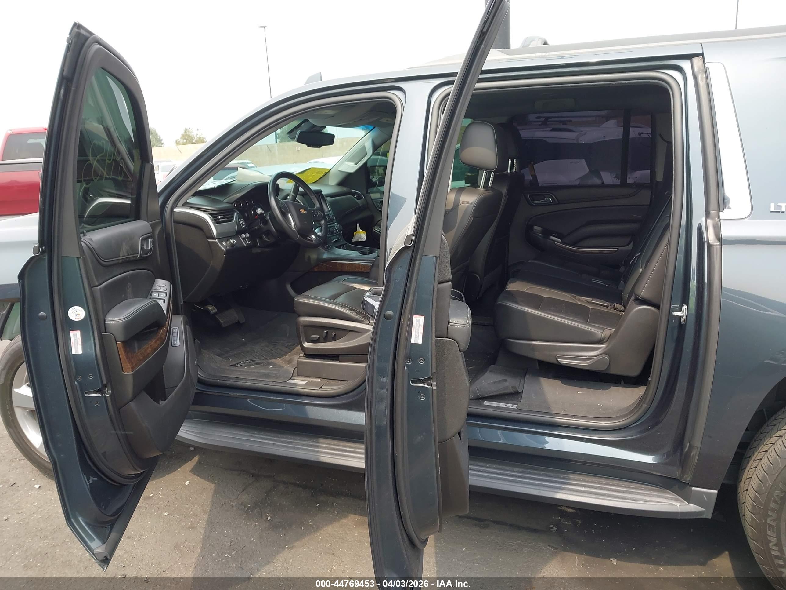 CHEVROLET SUBURBAN image 8