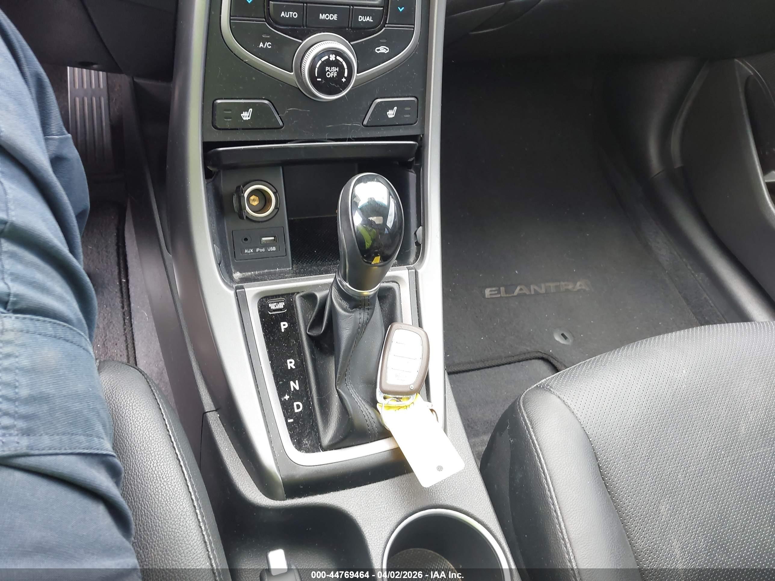 HYUNDAI ELANTRA image 11
