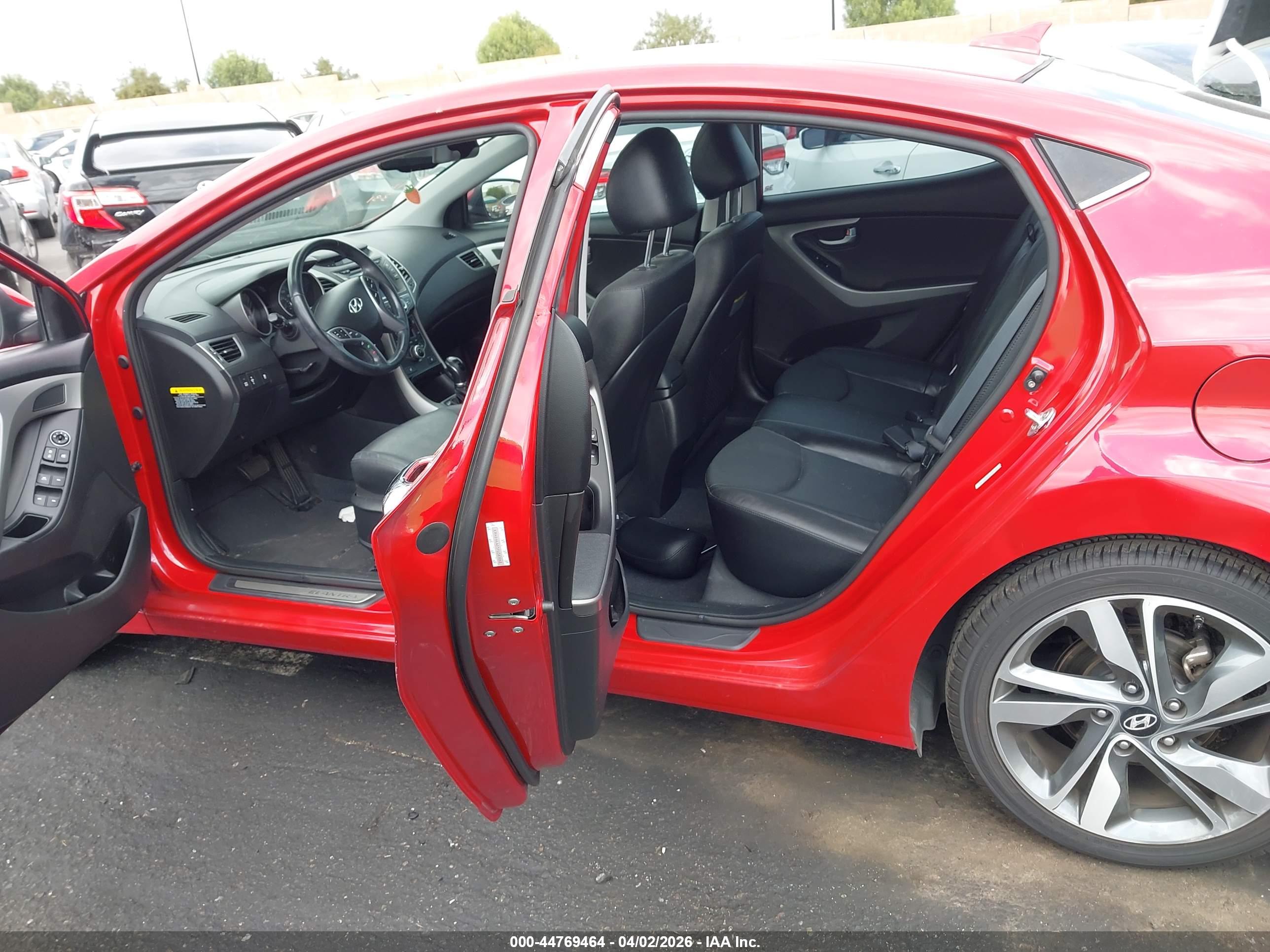 HYUNDAI ELANTRA image 8