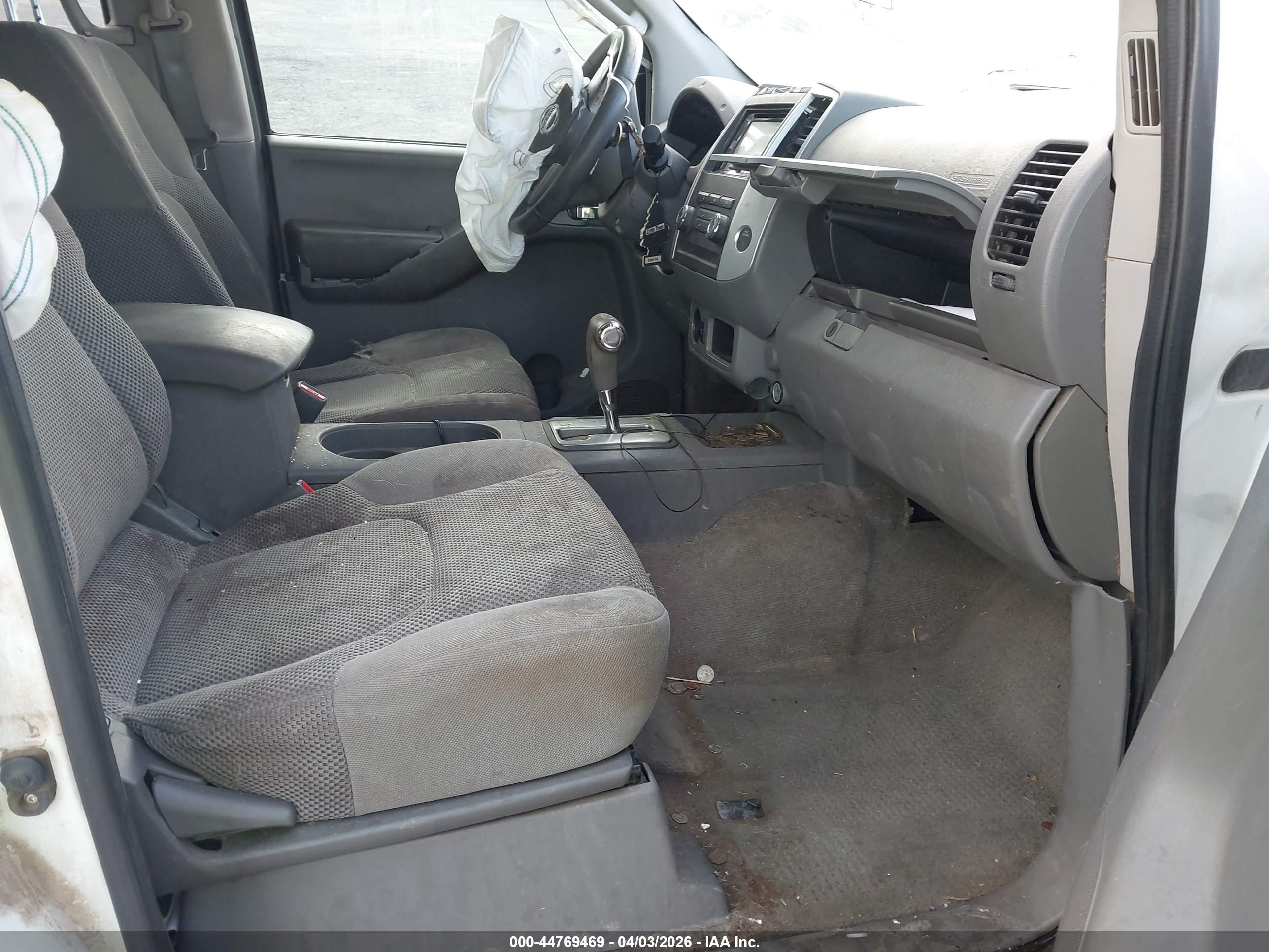 NISSAN FRONTIER image 5