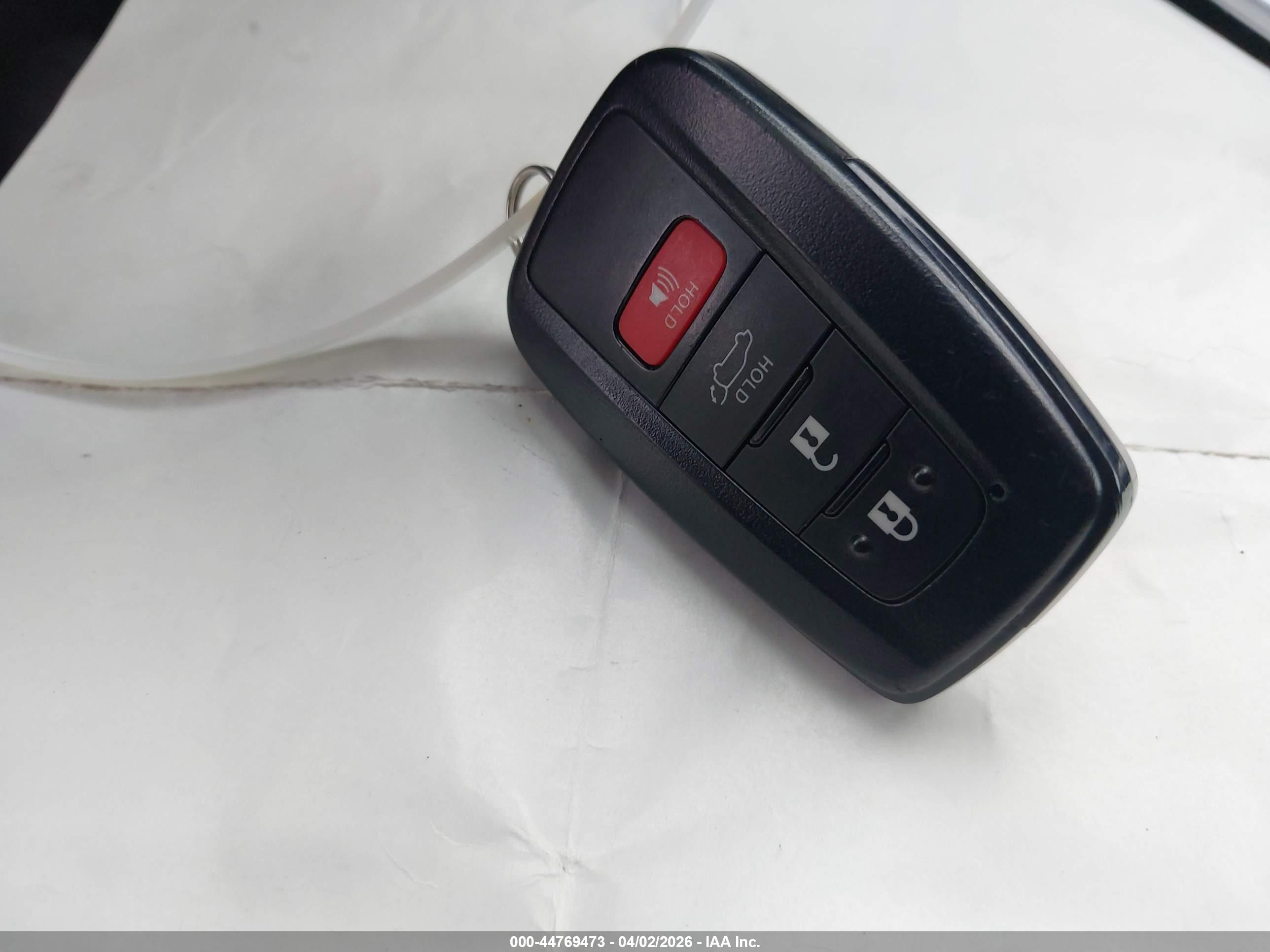 TOYOTA RAV4 image 11