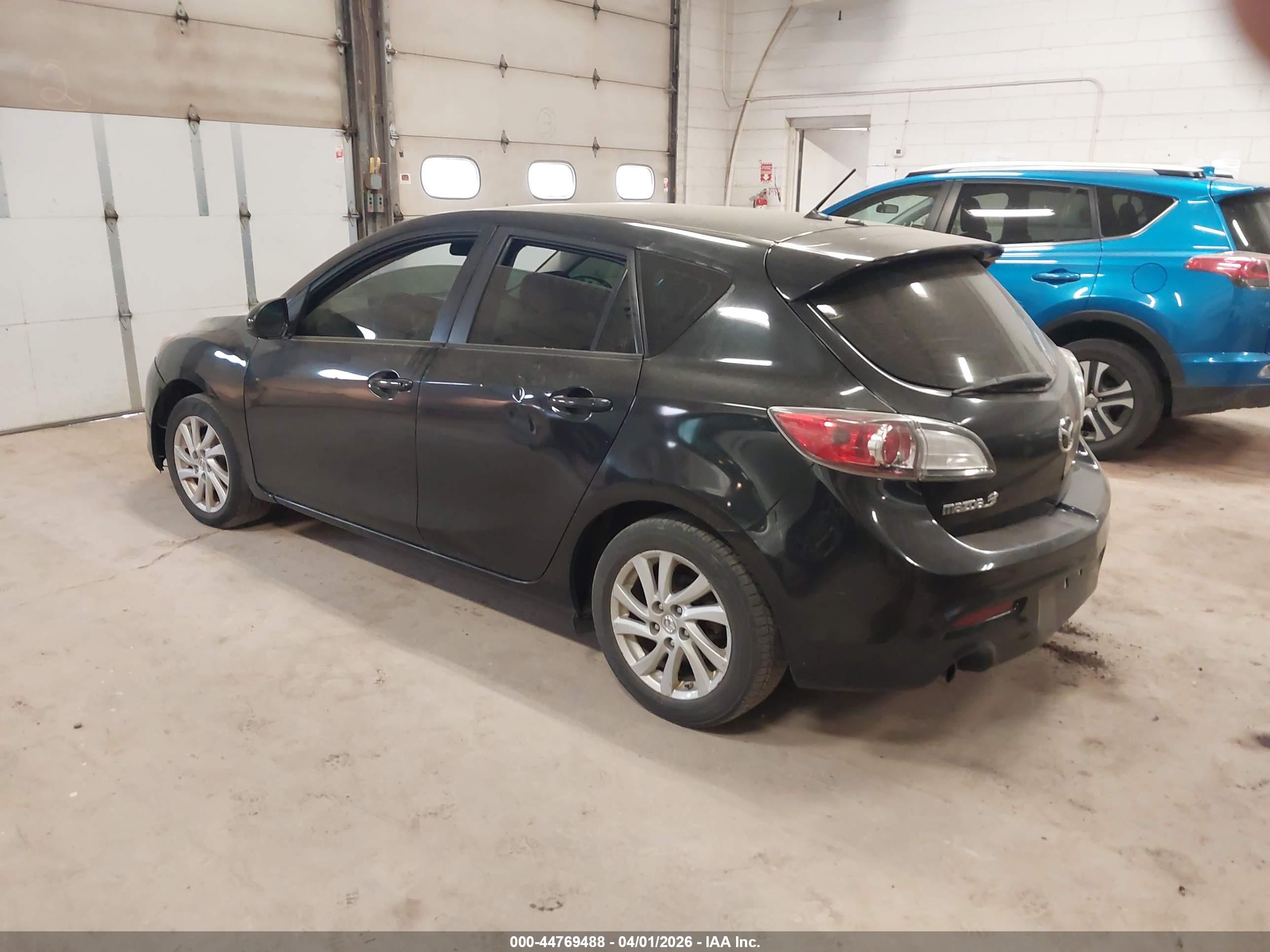 MAZDA MAZDA3 image 3