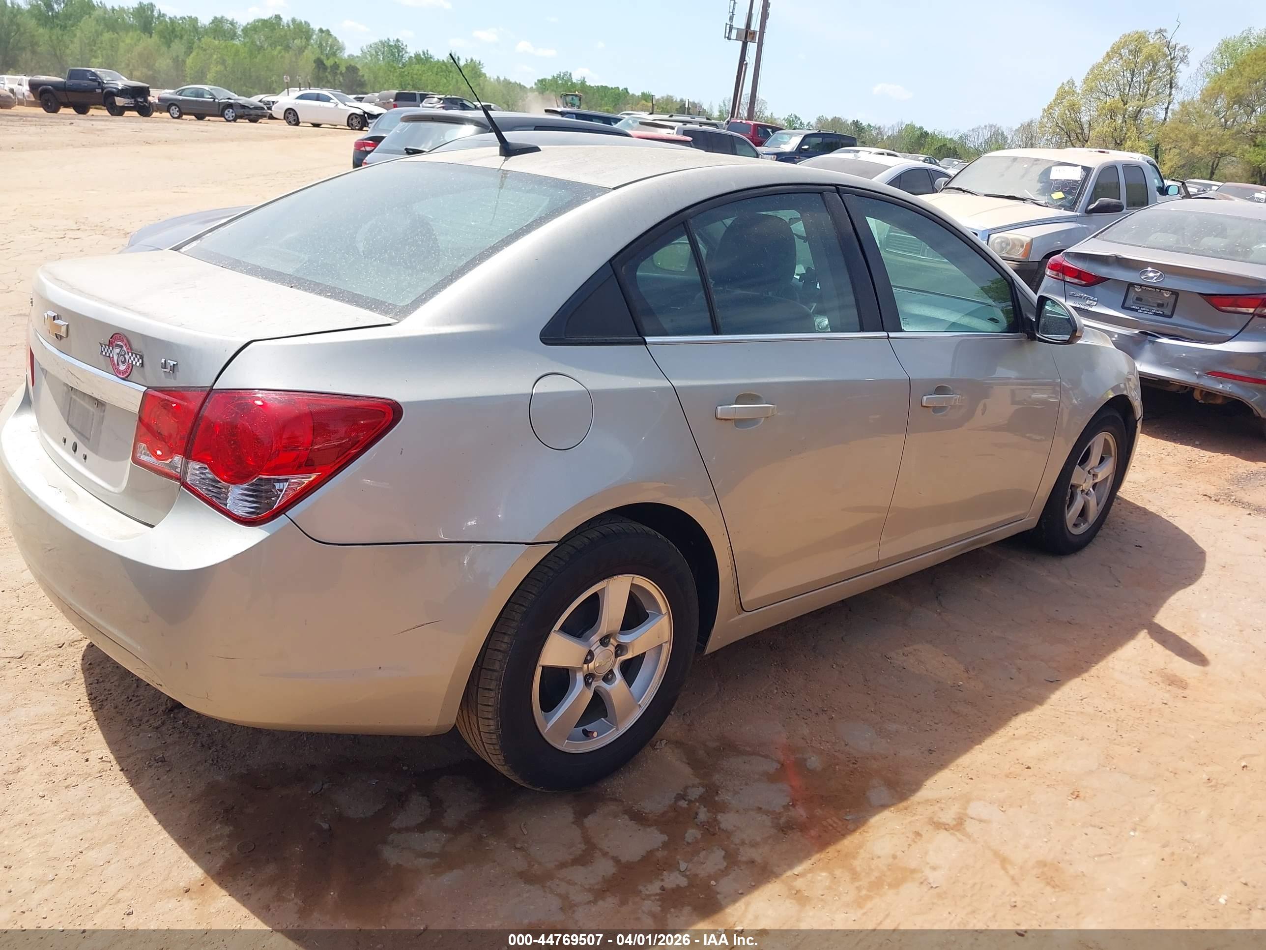 CHEVROLET CRUZE image 4