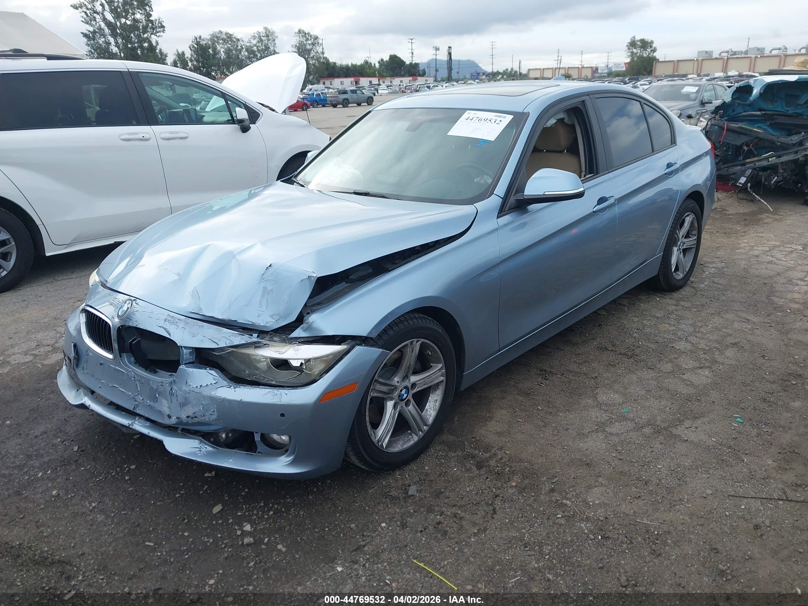 BMW 320I image 2