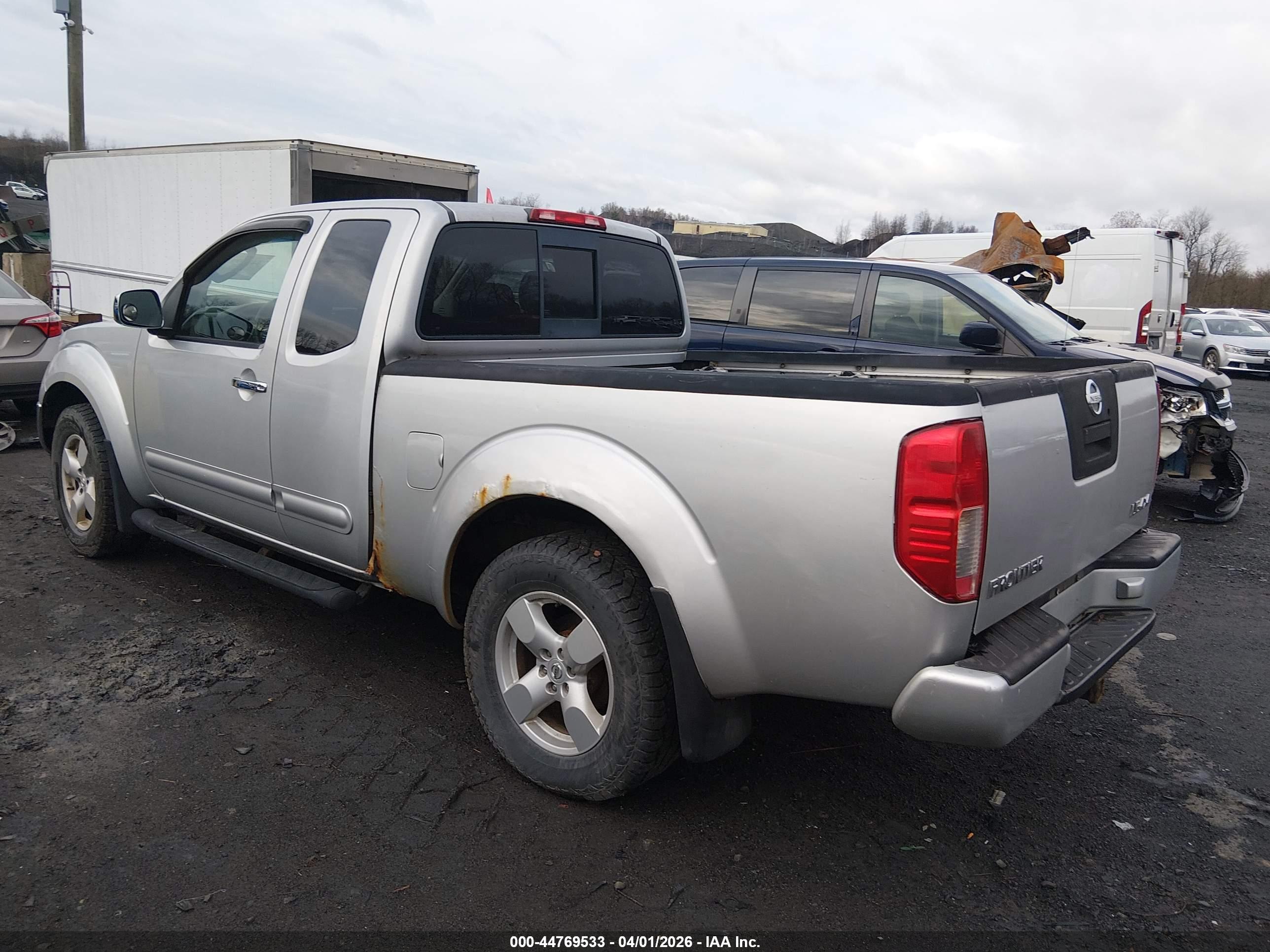 NISSAN FRONTIER image 3