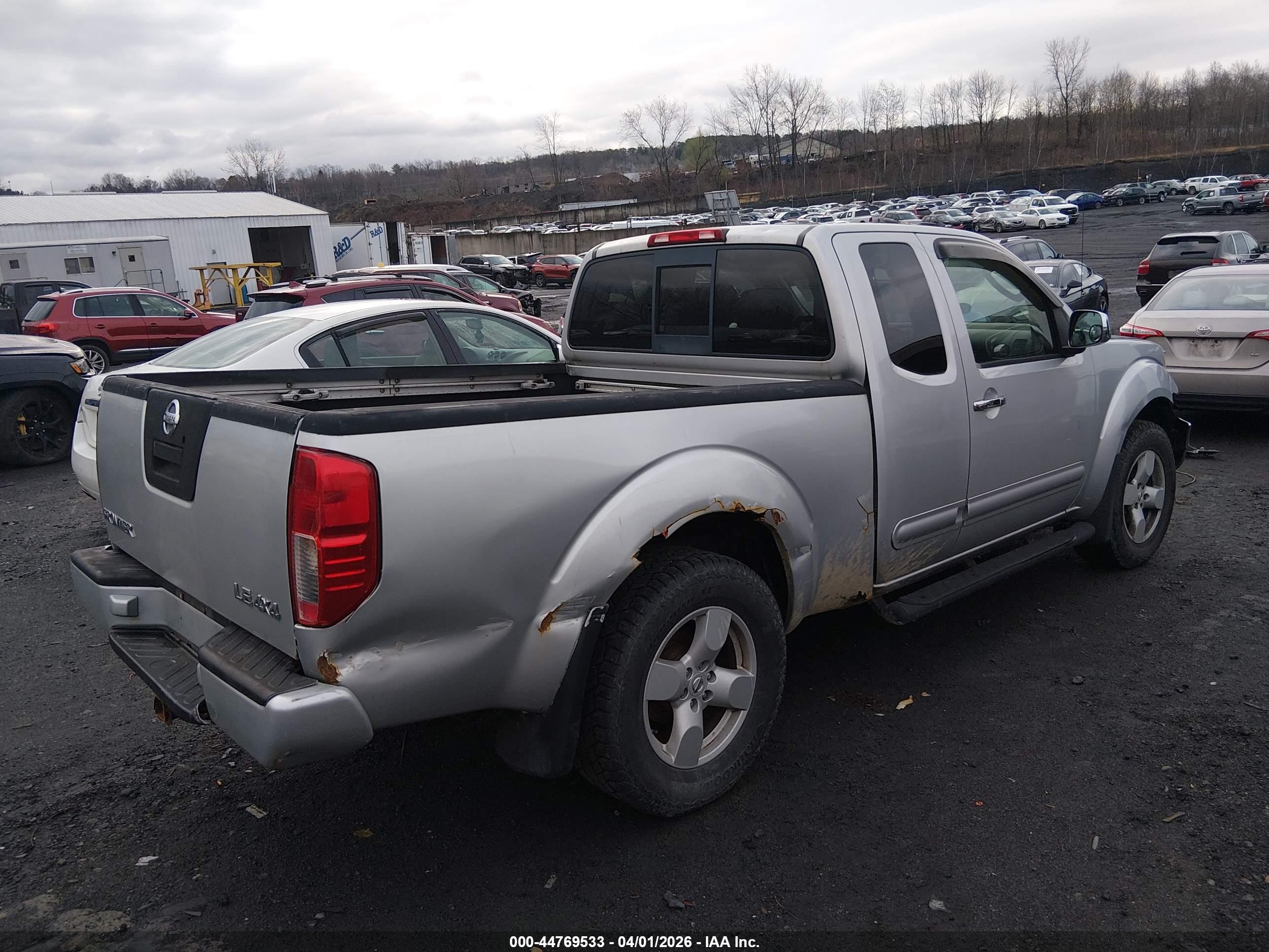 NISSAN FRONTIER image 4