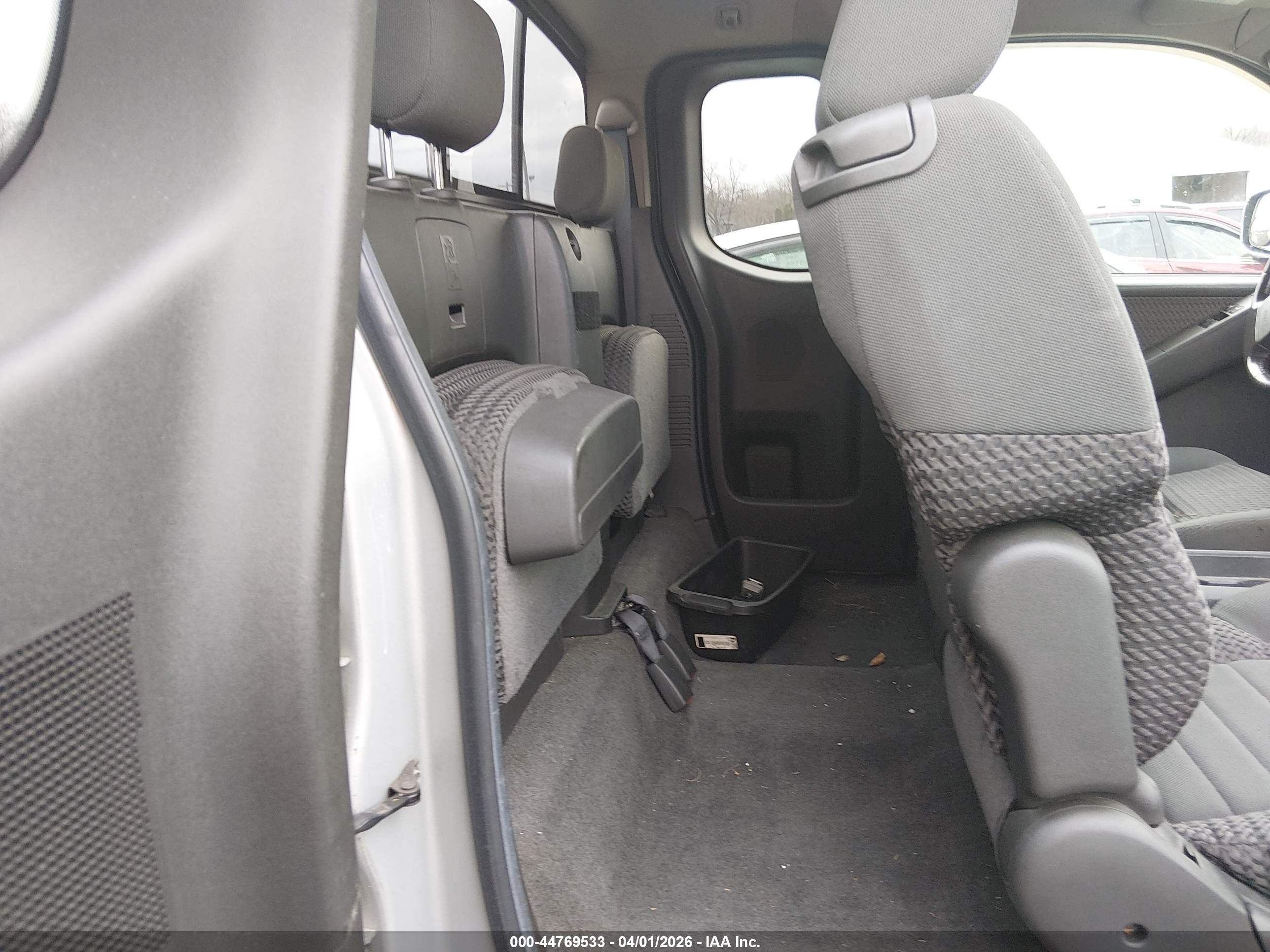 NISSAN FRONTIER image 8