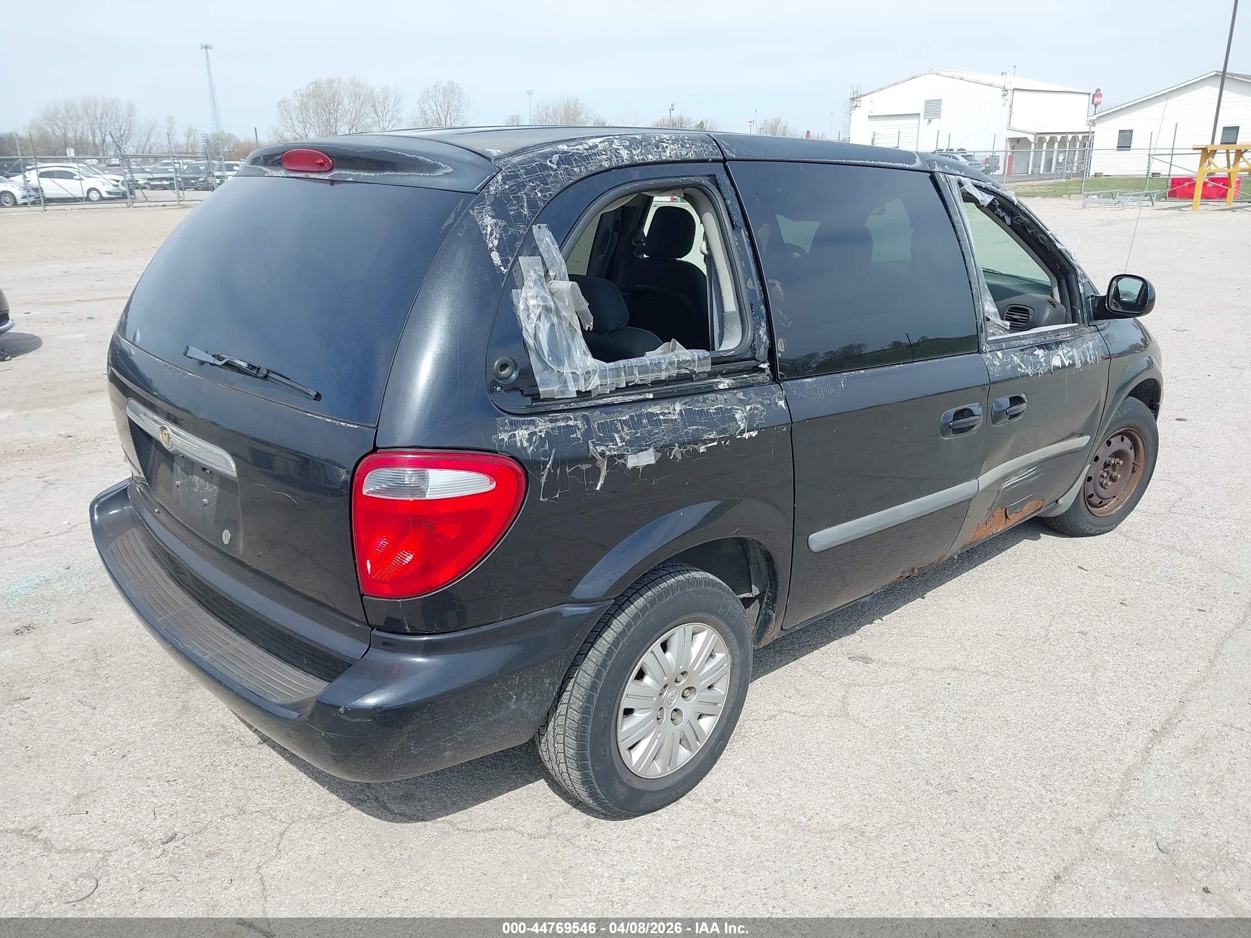 CHRYSLER TOWN image 4