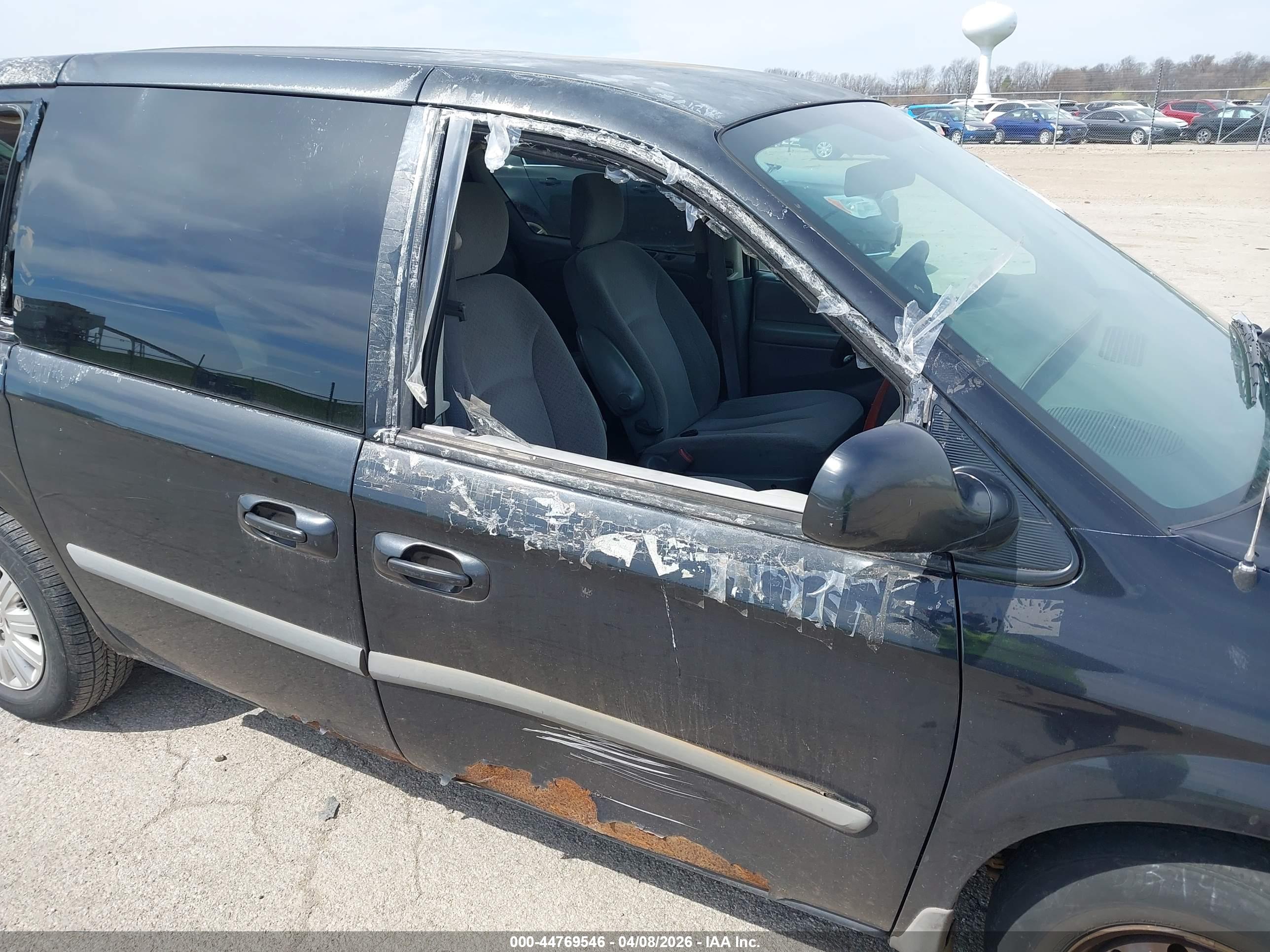 CHRYSLER TOWN image 6