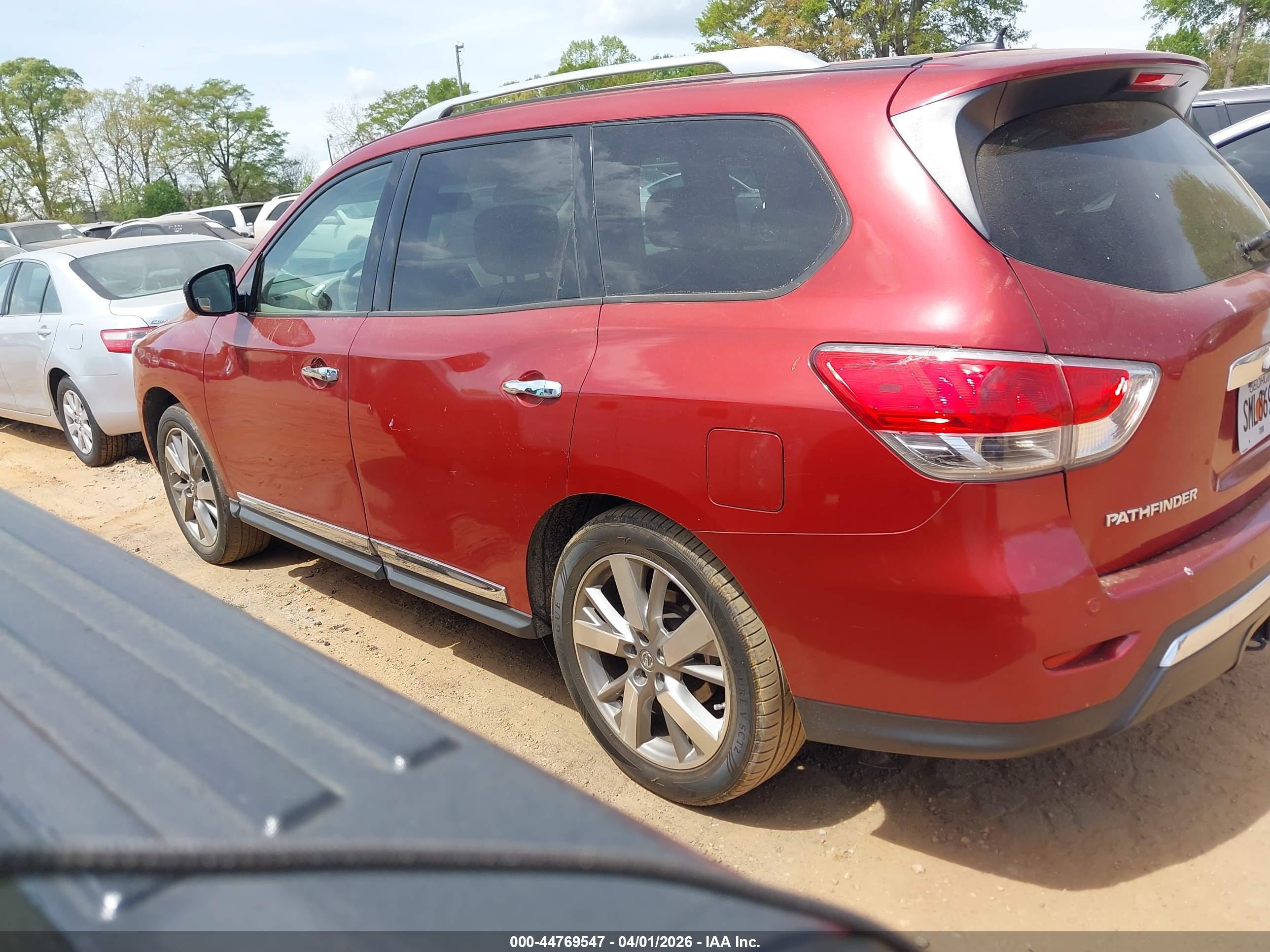 NISSAN PATHFINDER image 3