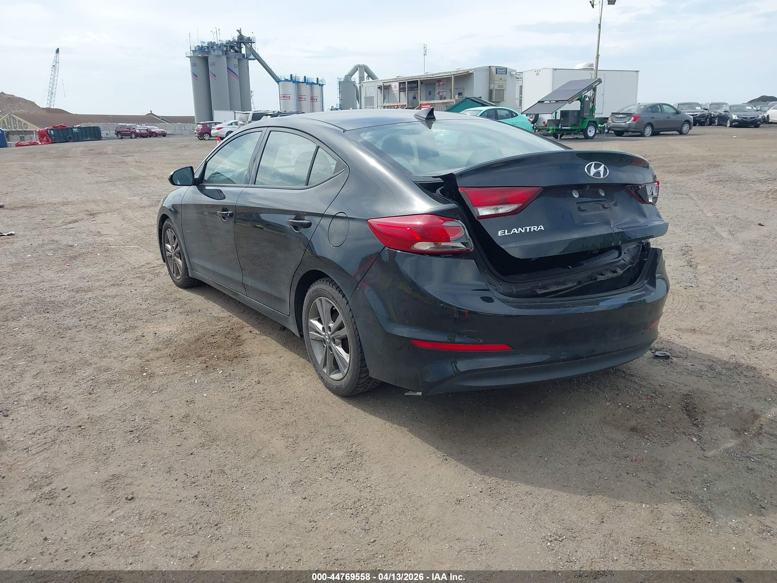 HYUNDAI ELANTRA image 3